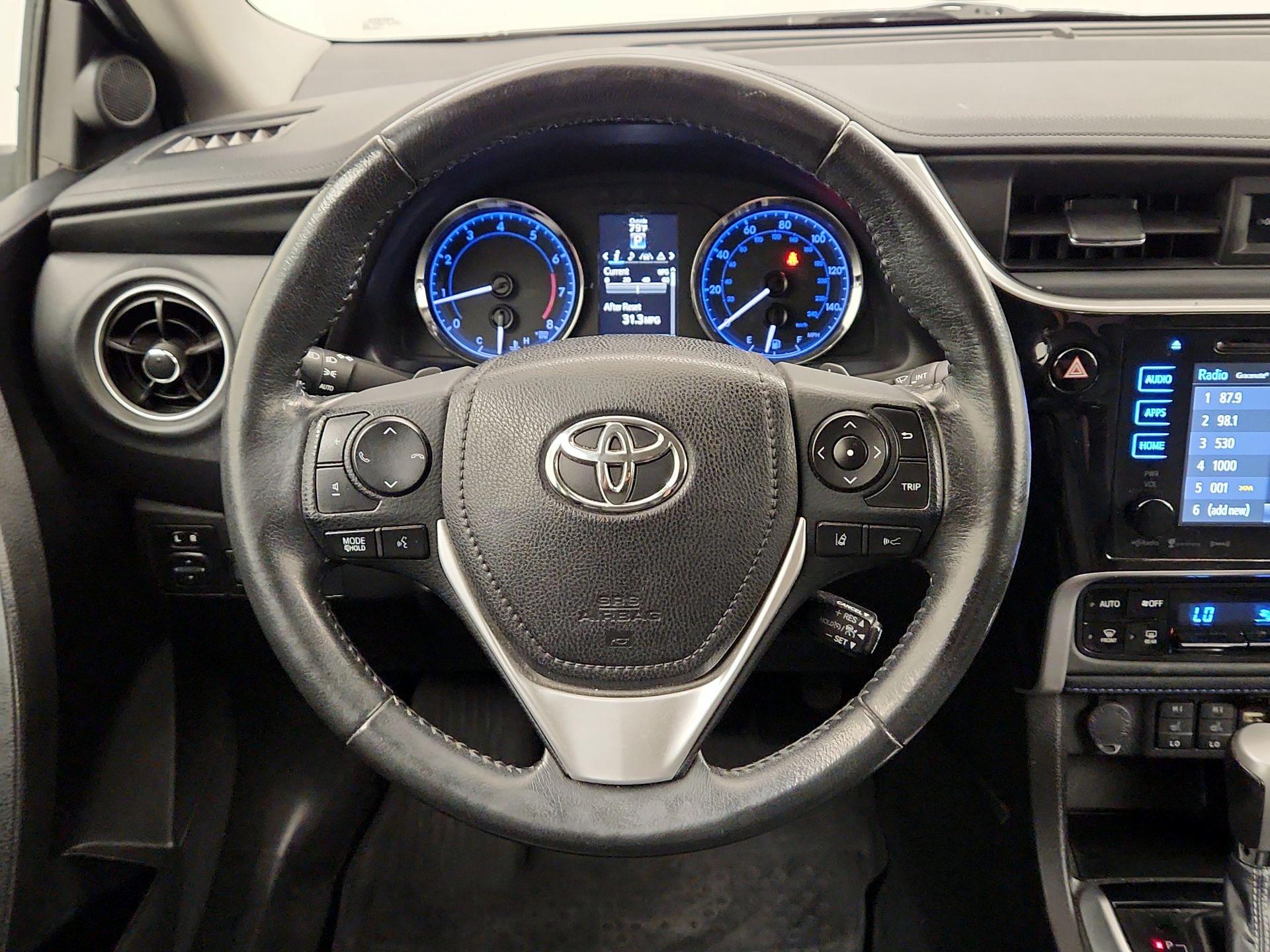 Thumbnail: 2018 Toyota Corolla - 10