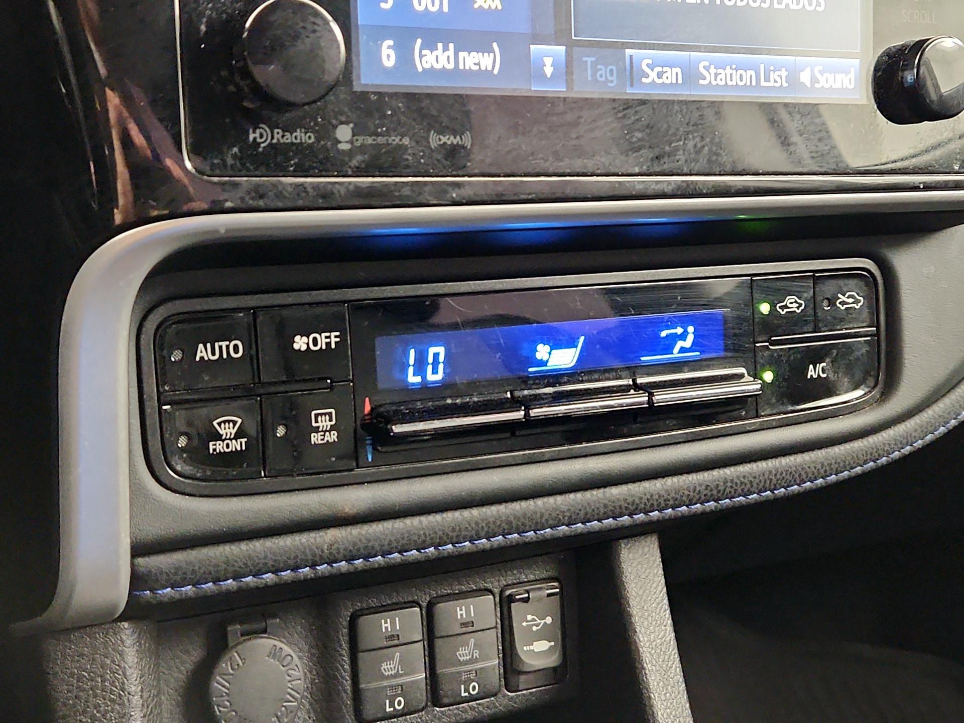 Thumbnail: 2018 Toyota Corolla - 16