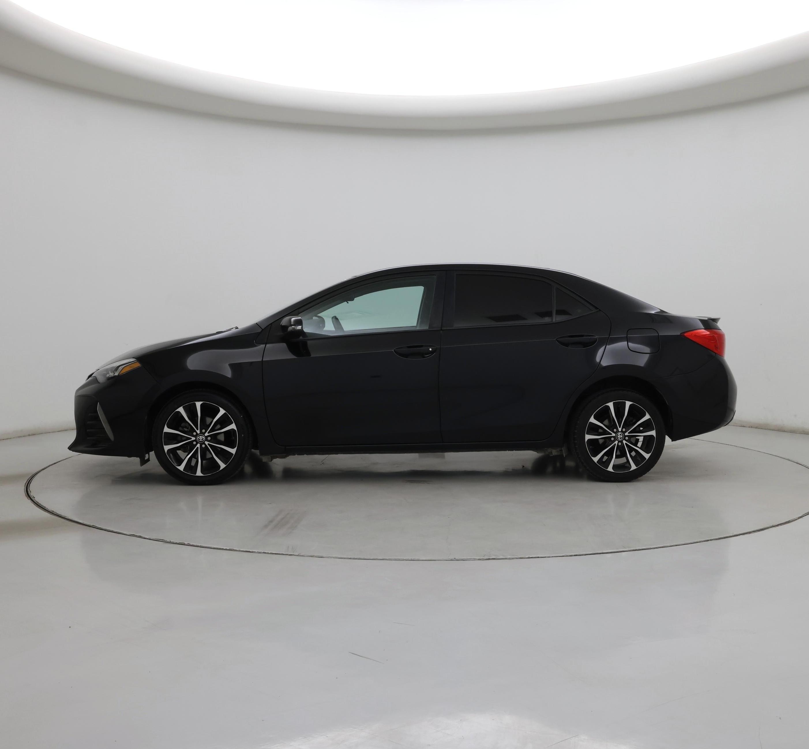 Thumbnail: 2018 Toyota Corolla - 3