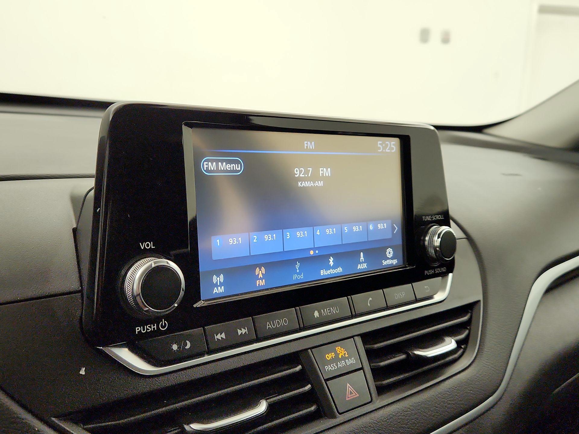 Thumbnail: 2021 Nissan Altima - 15