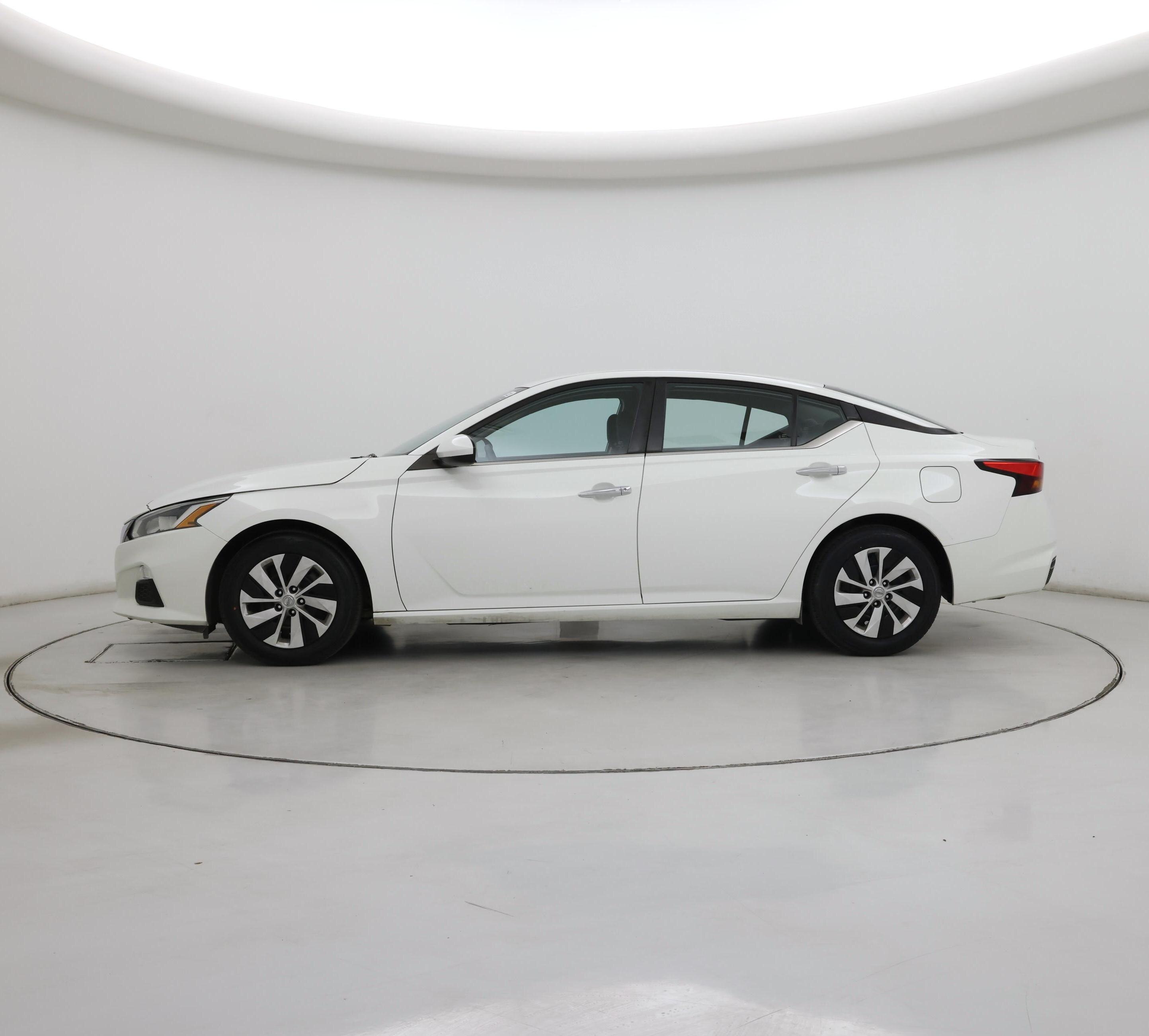 Thumbnail: 2021 Nissan Altima - 3