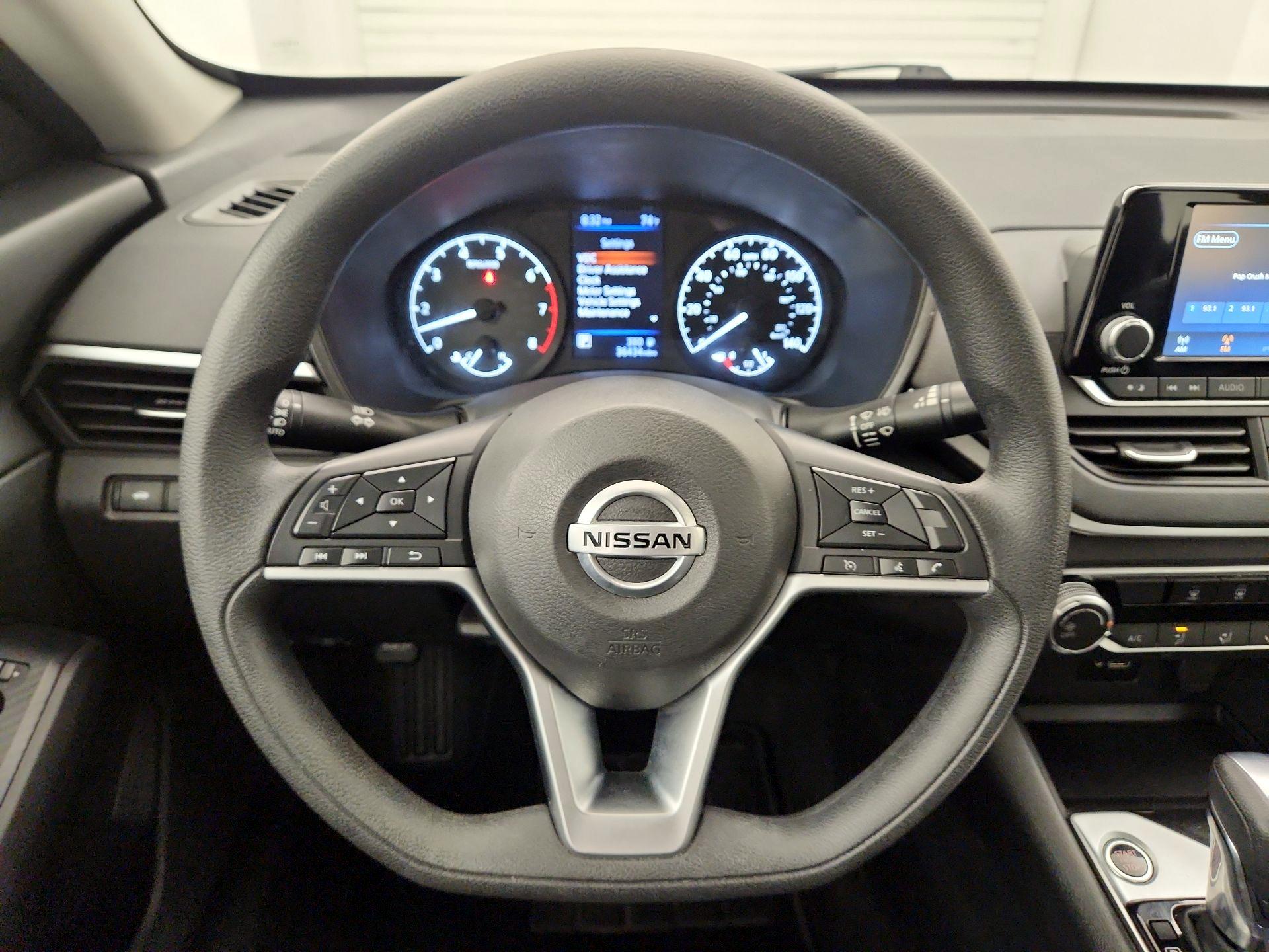 Thumbnail: 2021 Nissan Altima - 10