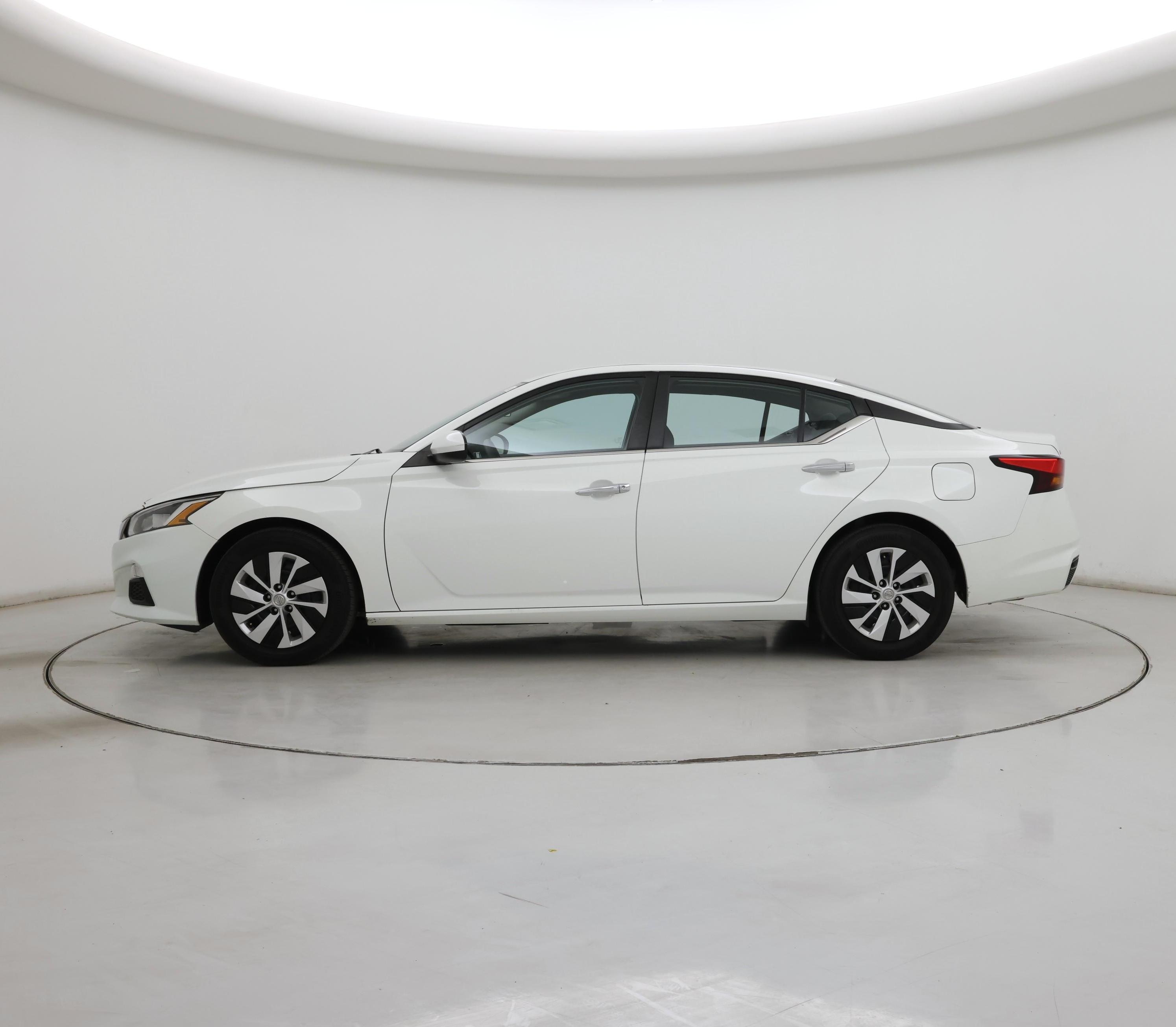 Thumbnail: 2021 Nissan Altima - 3