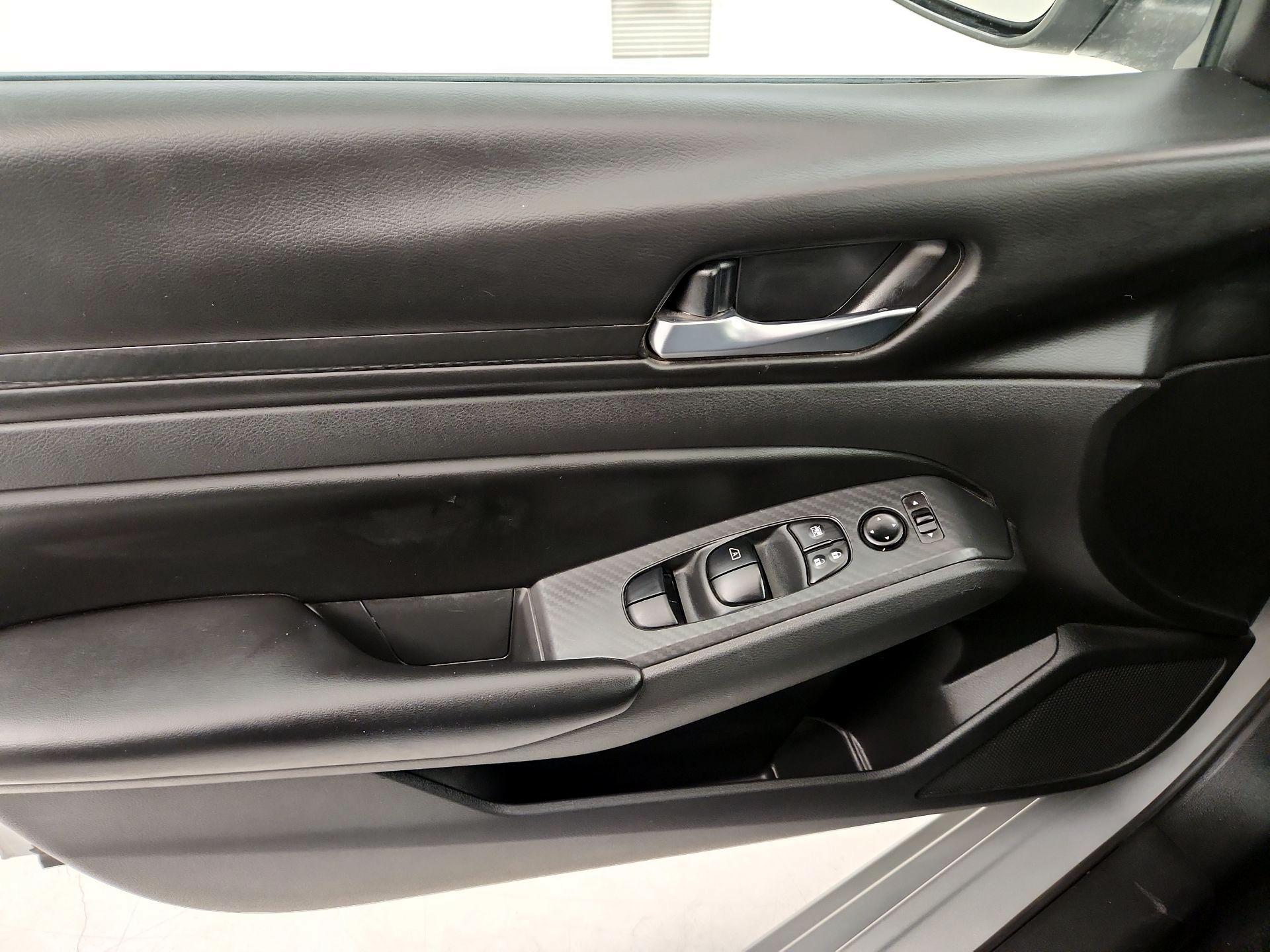 Thumbnail: 2021 Nissan Altima - 12