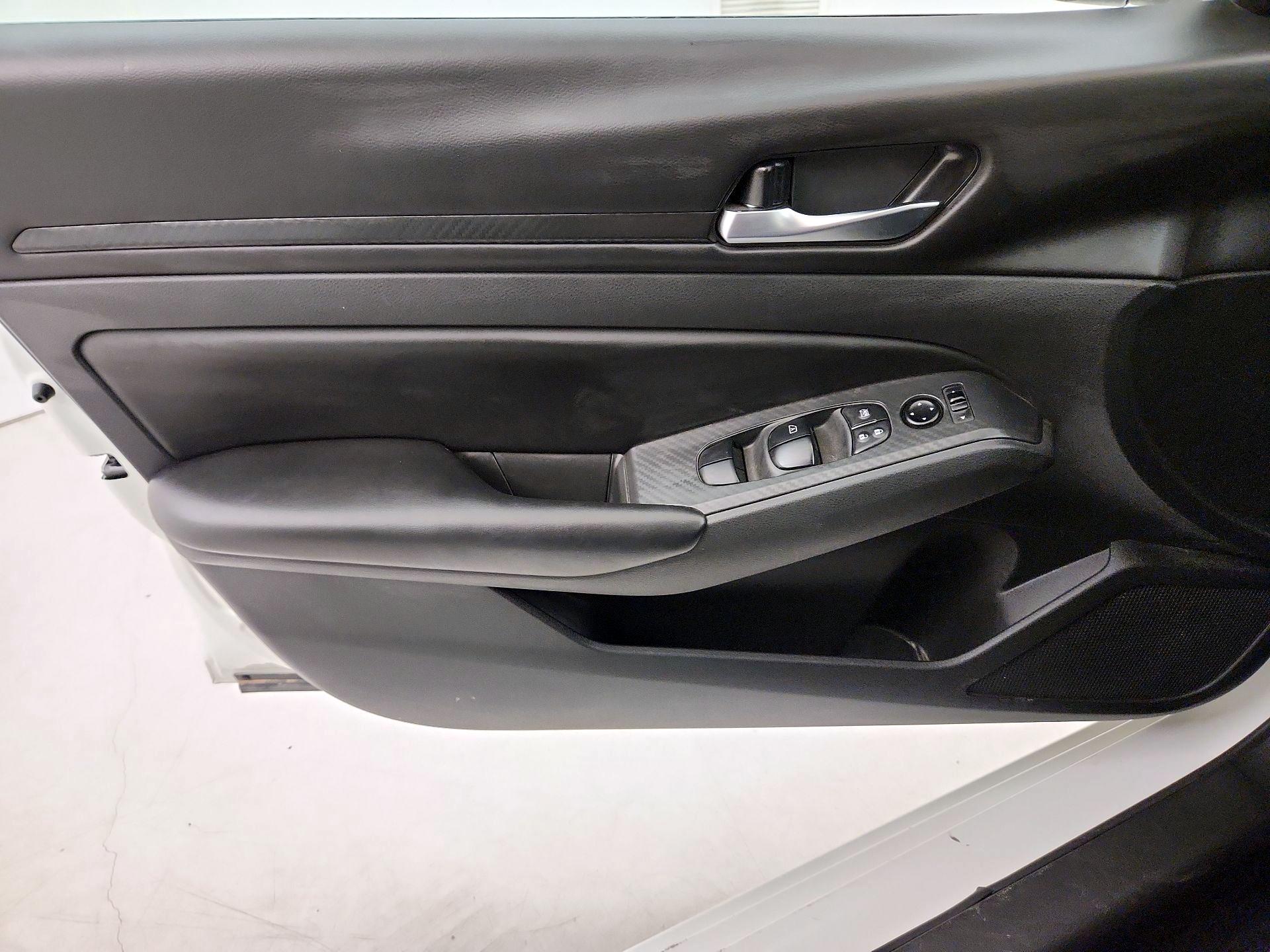 Thumbnail: 2021 Nissan Altima - 12