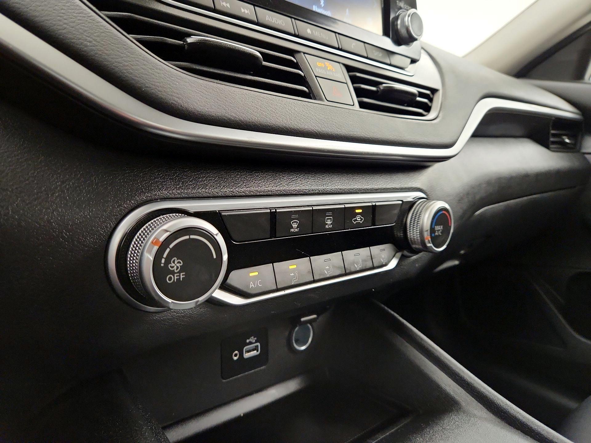 Thumbnail: 2021 Nissan Altima - 16