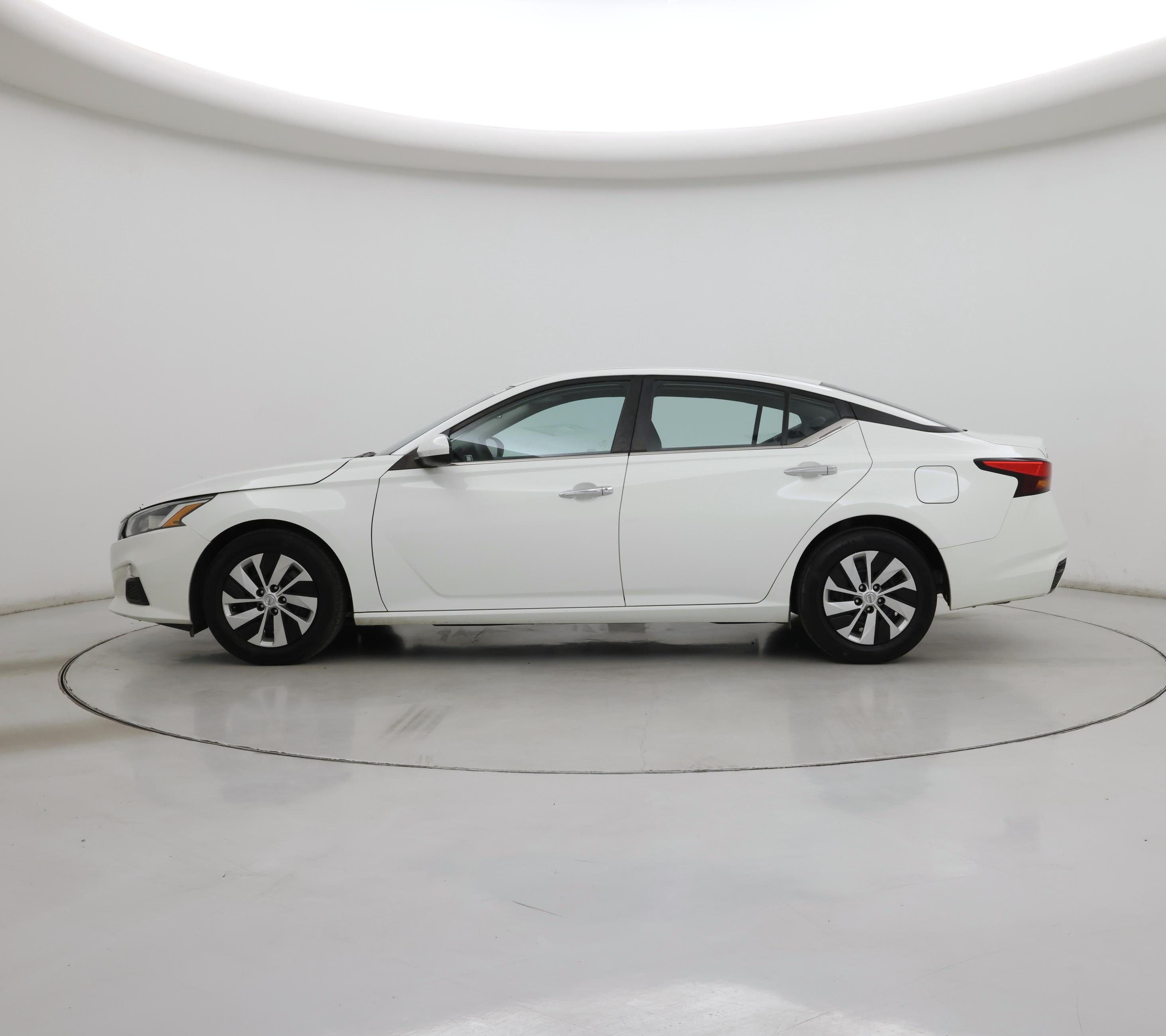 Thumbnail: 2021 Nissan Altima - 3