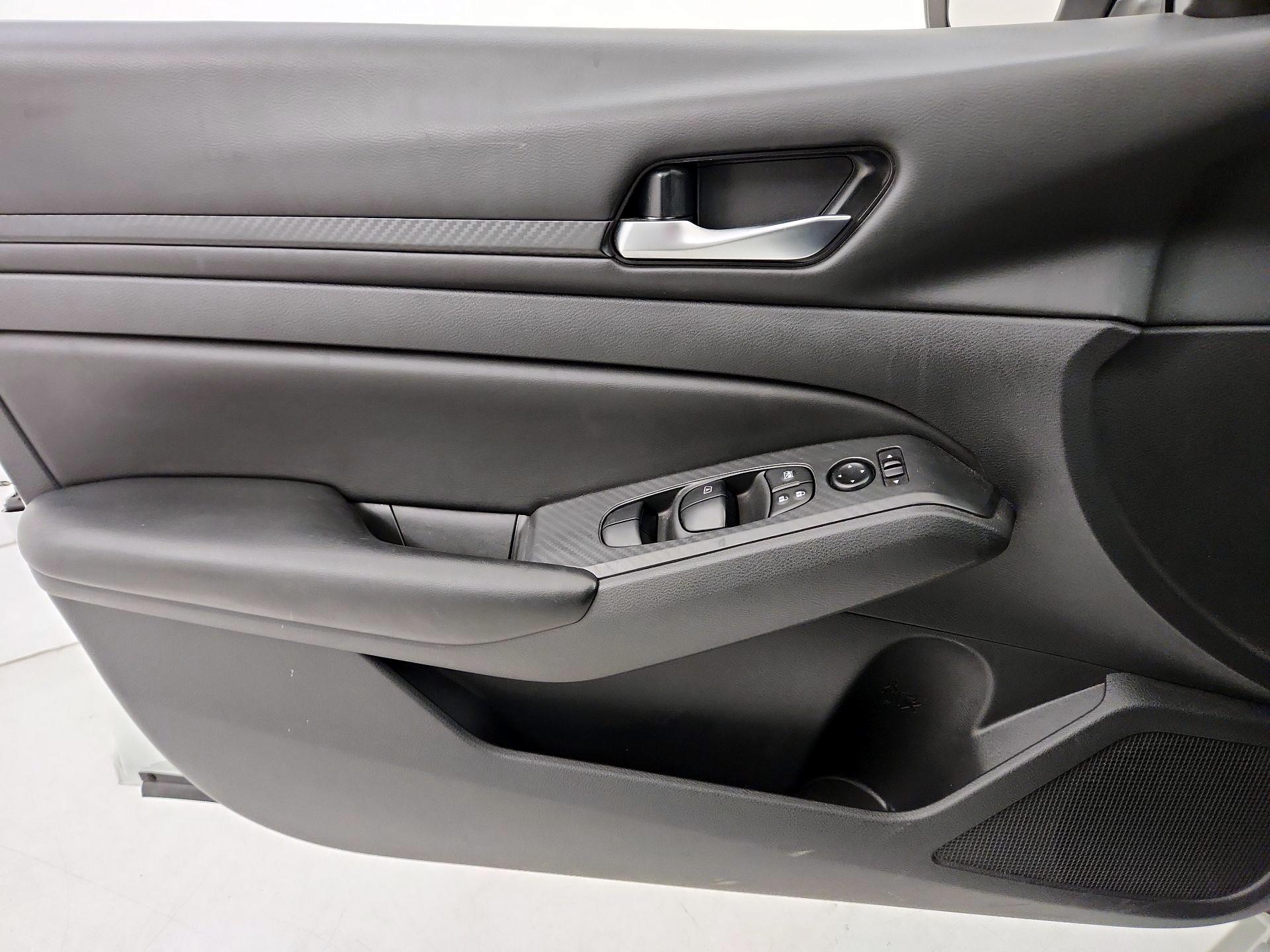 Thumbnail: 2021 Nissan Altima - 12