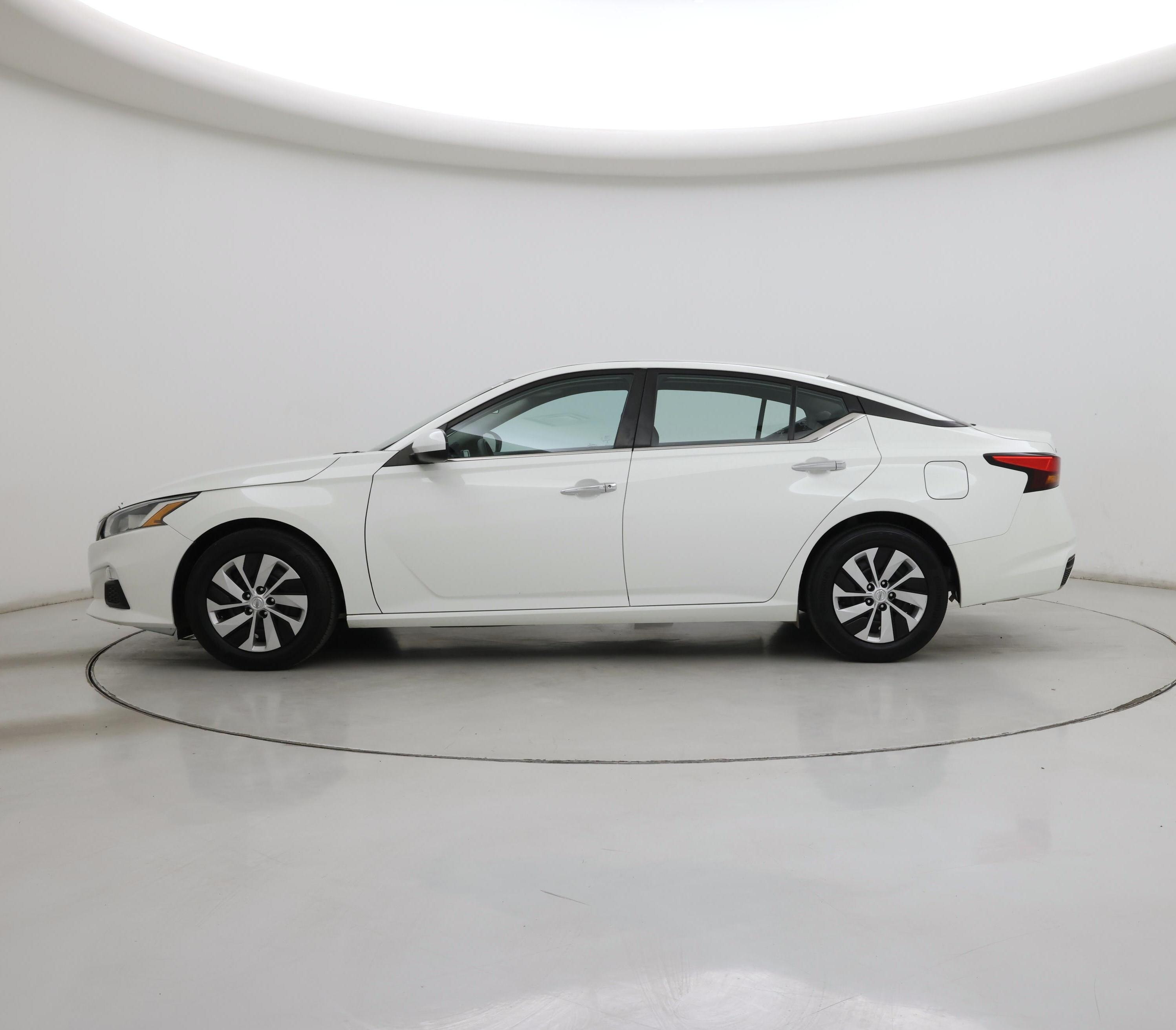 Thumbnail: 2021 Nissan Altima - 3