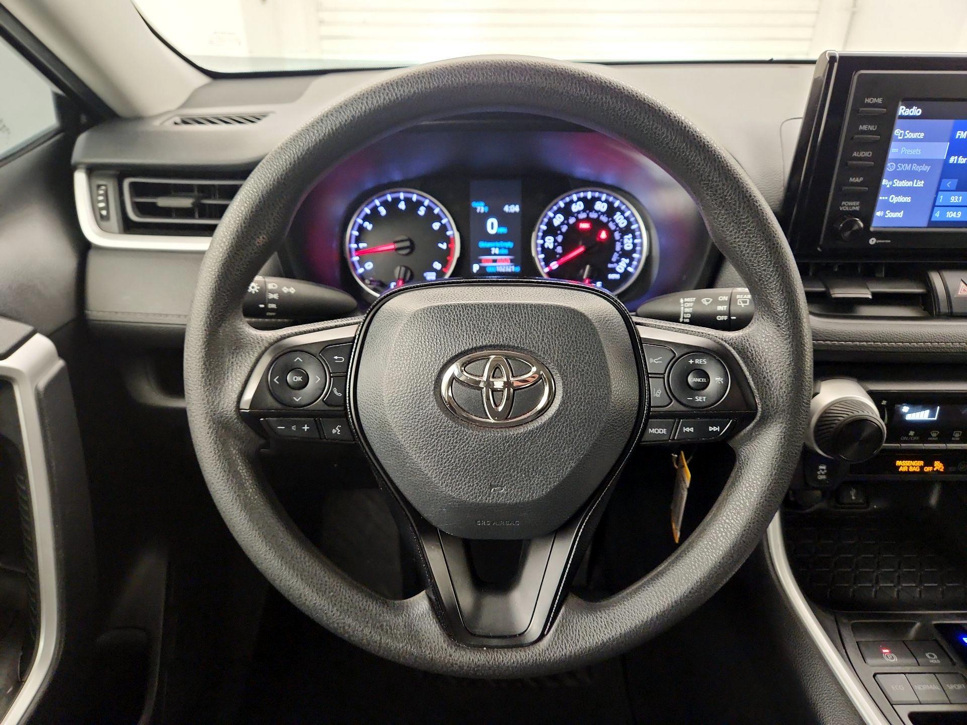 Thumbnail: 2021 Toyota RAV4 - 10