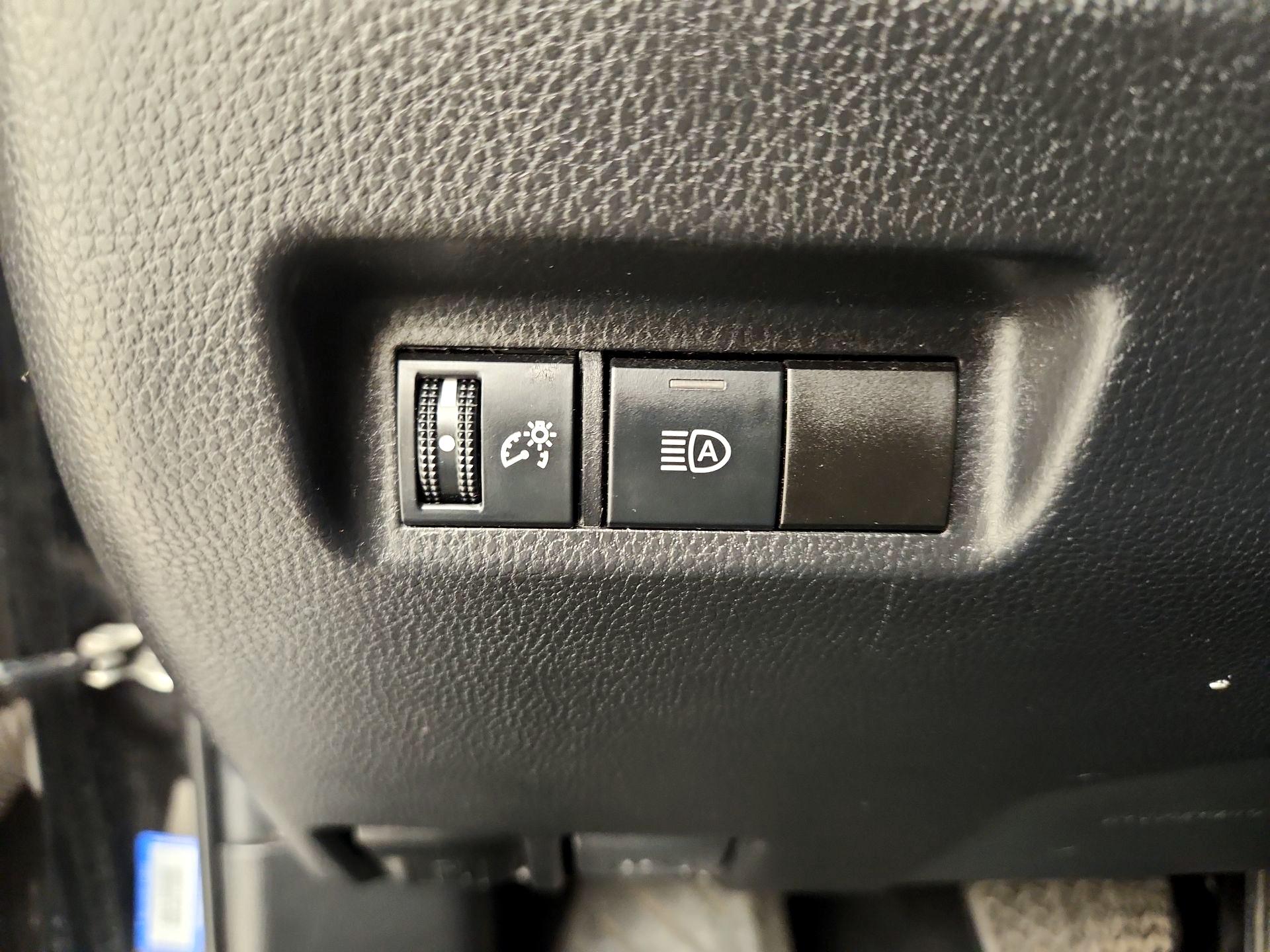 Thumbnail: 2021 Toyota RAV4 - 13