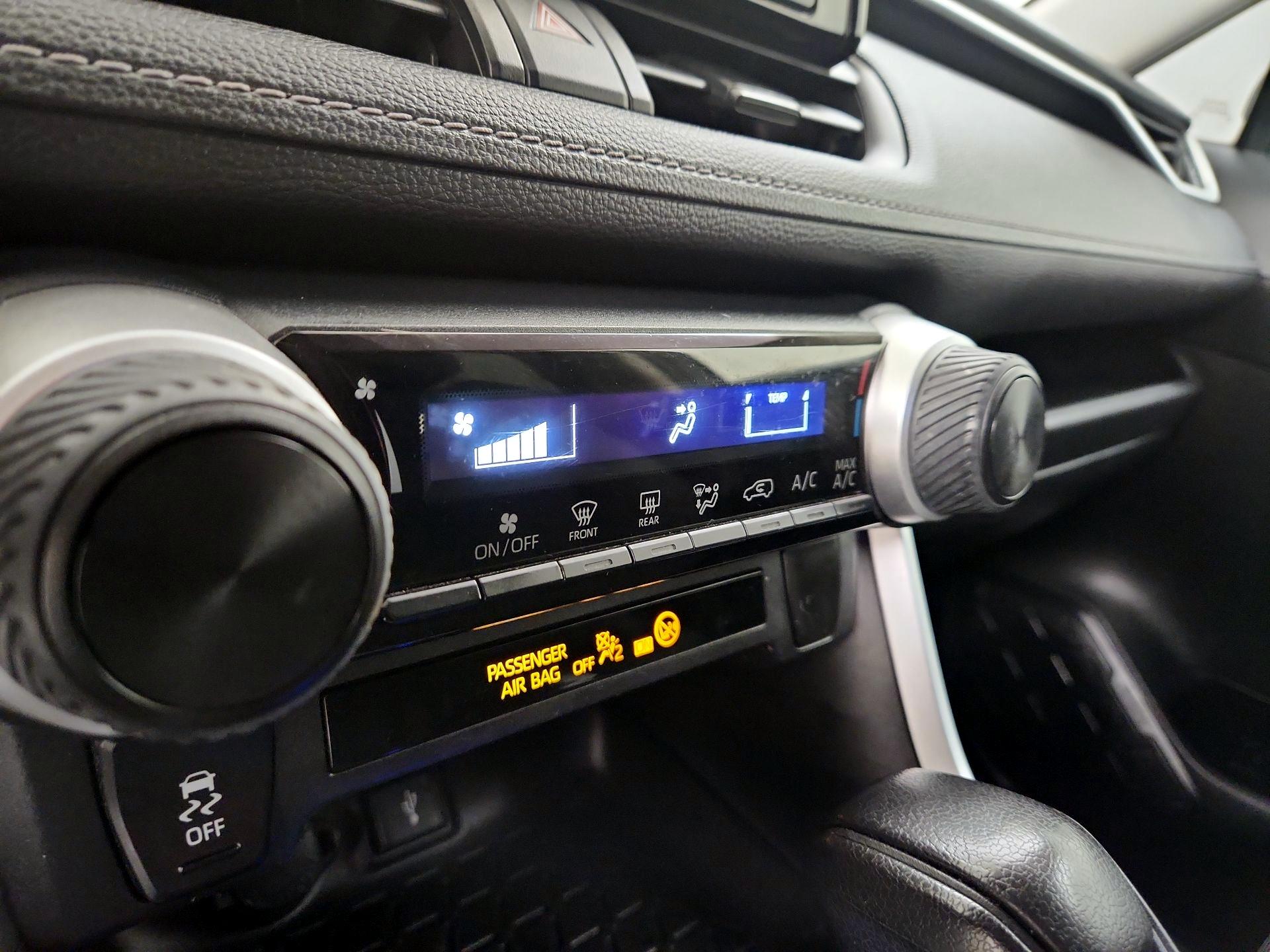 Thumbnail: 2021 Toyota RAV4 - 16