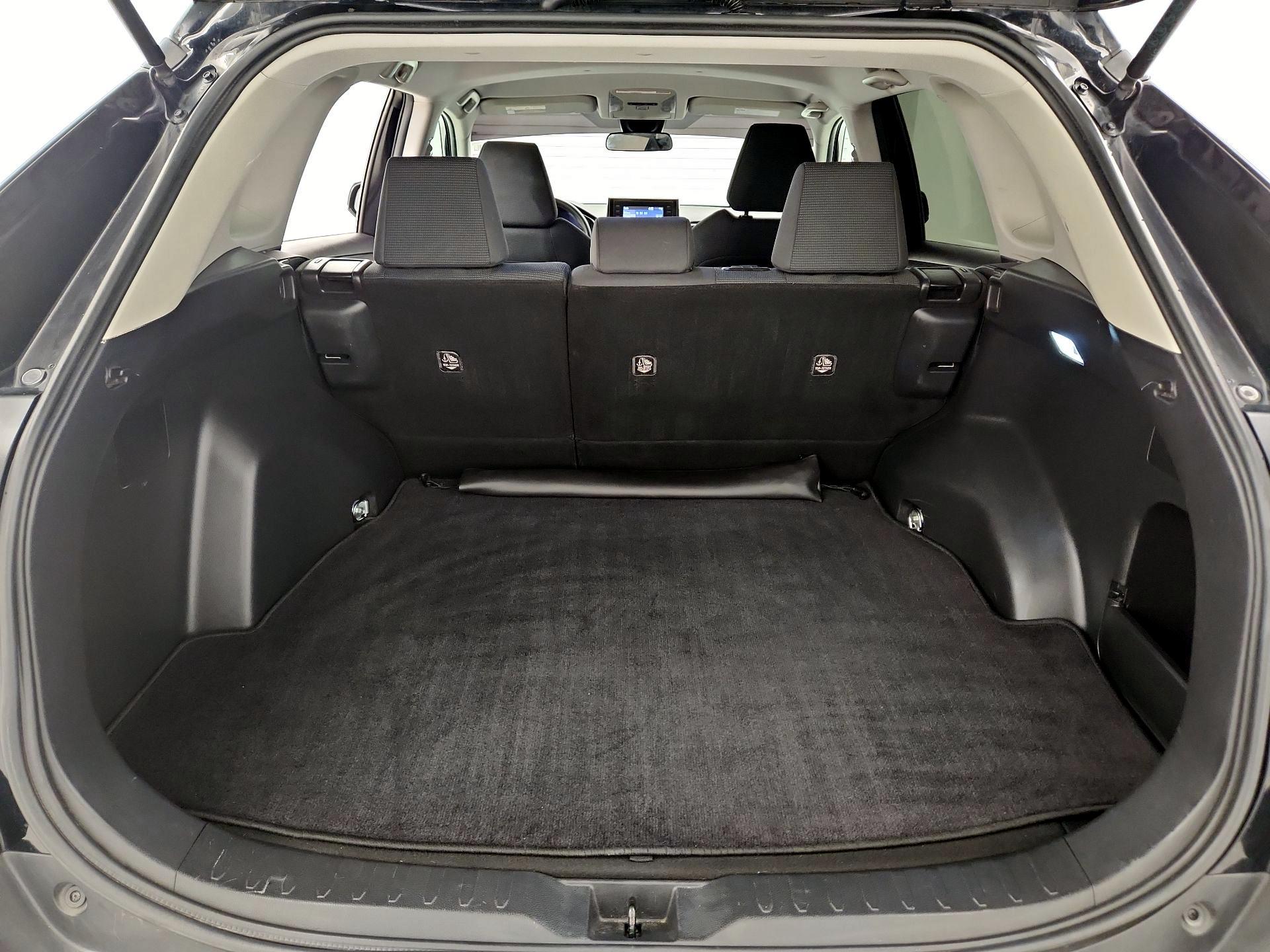 Thumbnail: 2021 Toyota RAV4 - 20