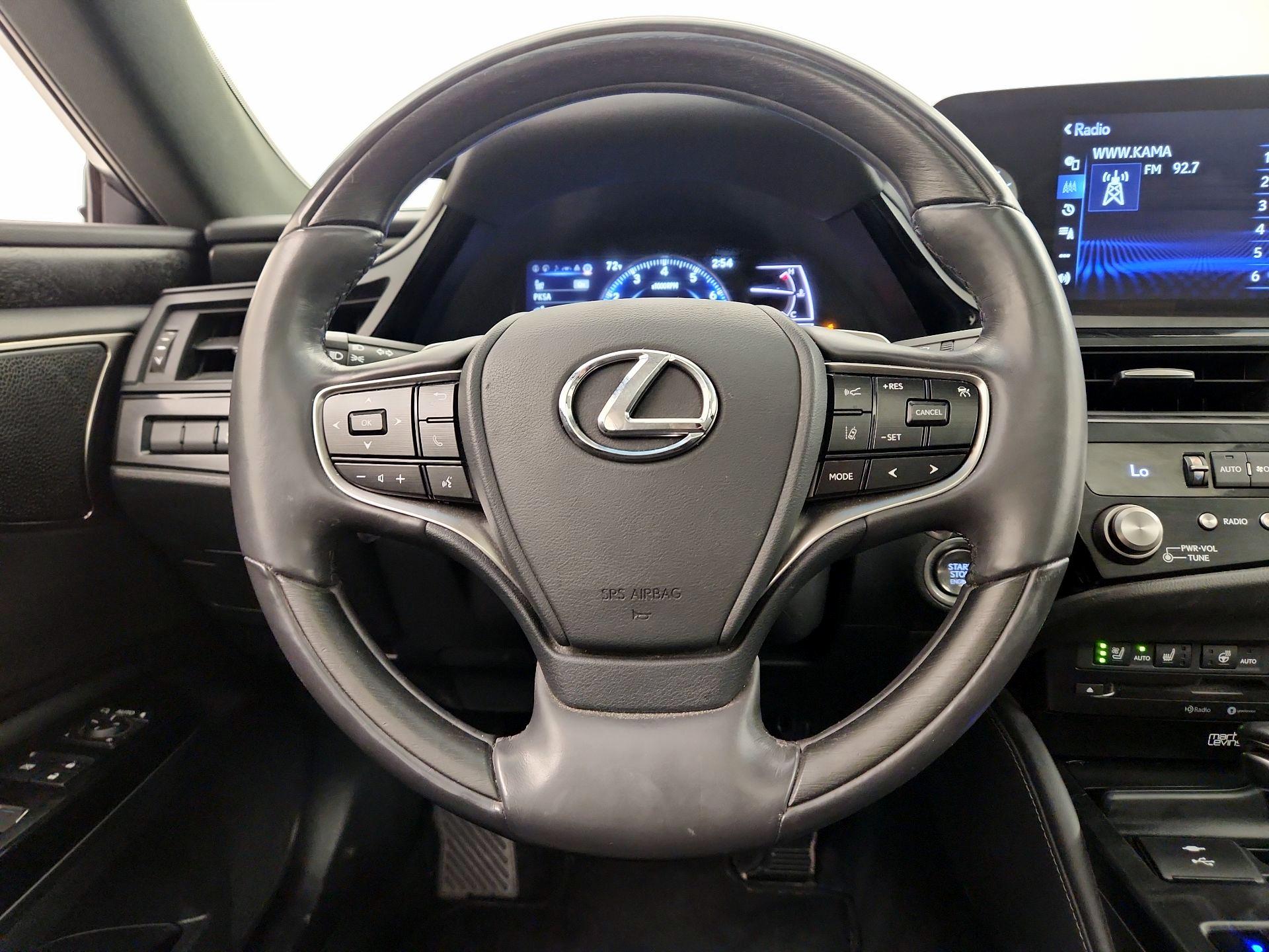 Thumbnail: 2022 Lexus ES - 10