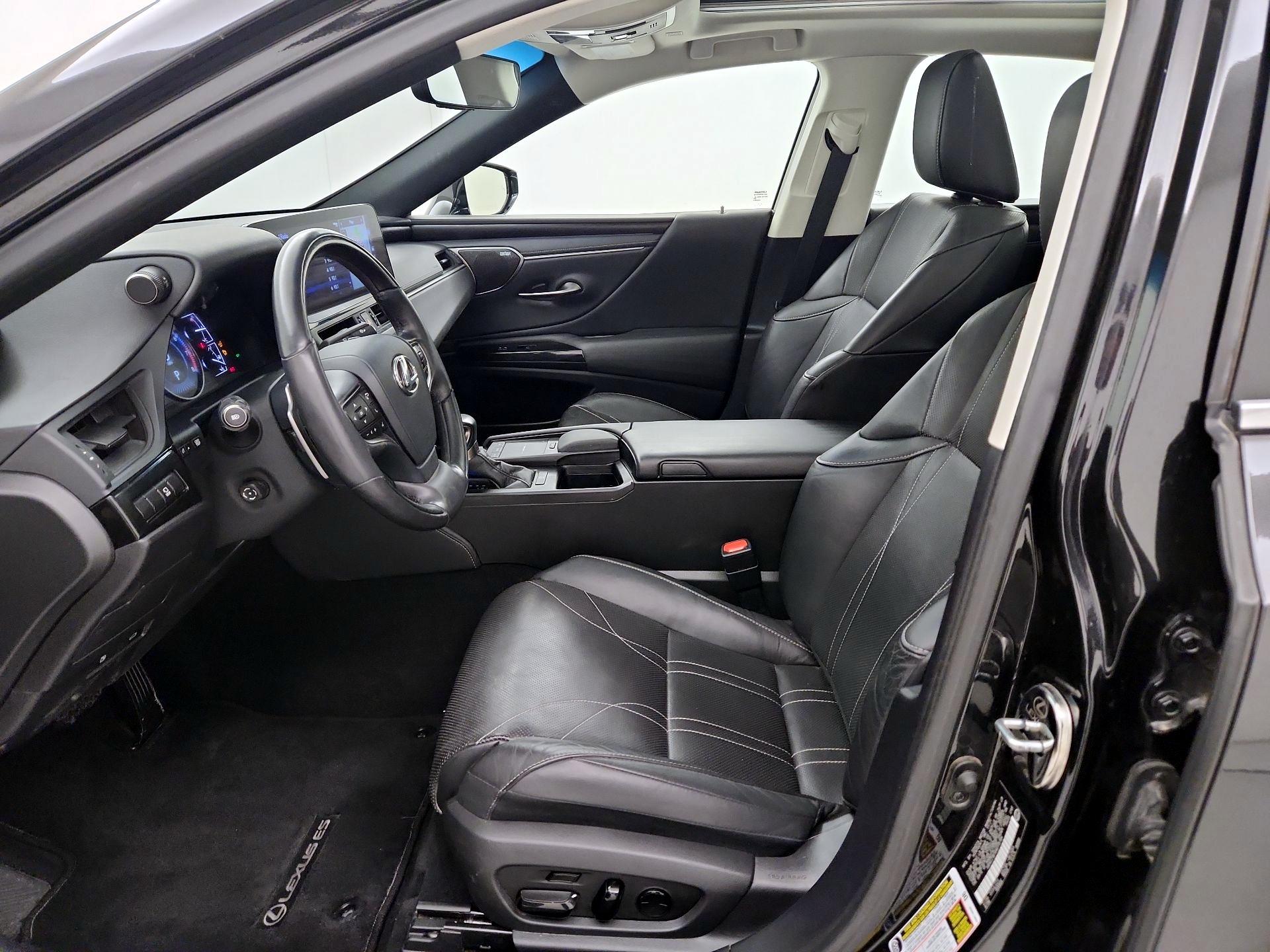 Thumbnail: 2022 Lexus ES - 11