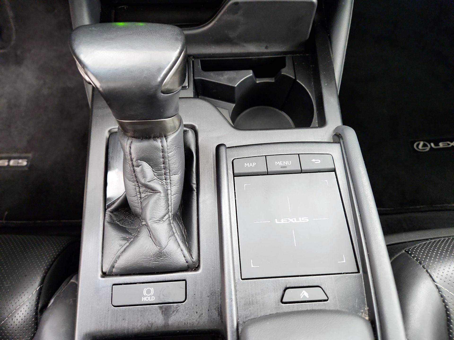 Thumbnail: 2022 Lexus ES - 18