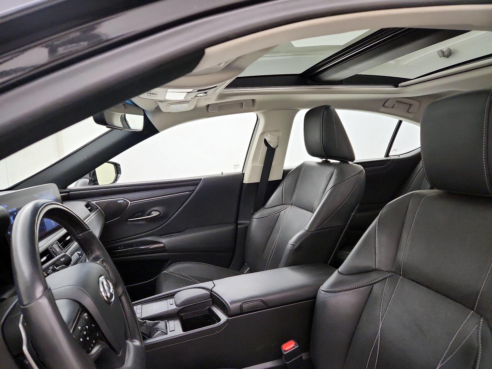 Thumbnail: 2022 Lexus ES - 20