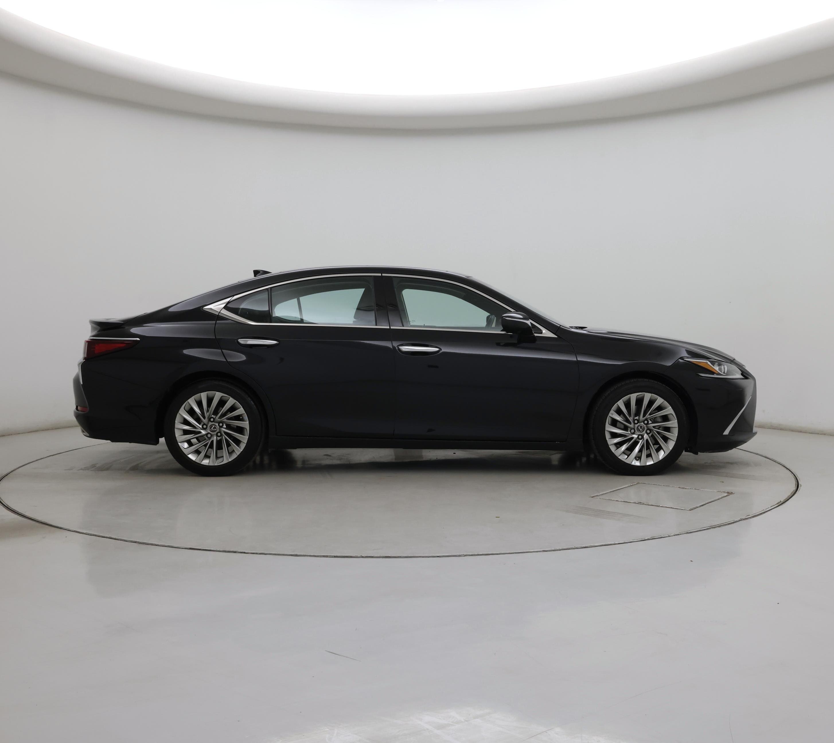 Thumbnail: 2022 Lexus ES - 7