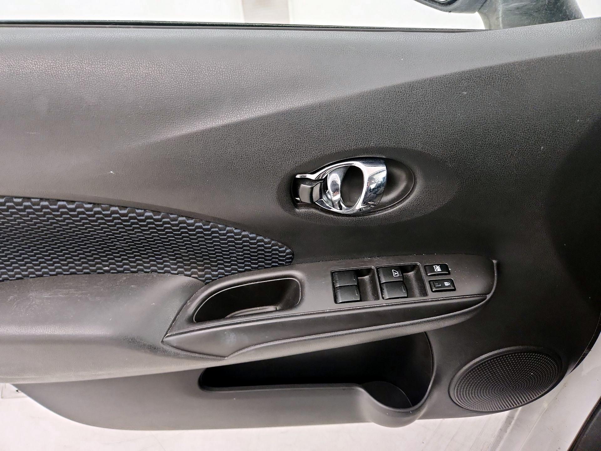 Thumbnail: 2017 Nissan Versa Note - 12