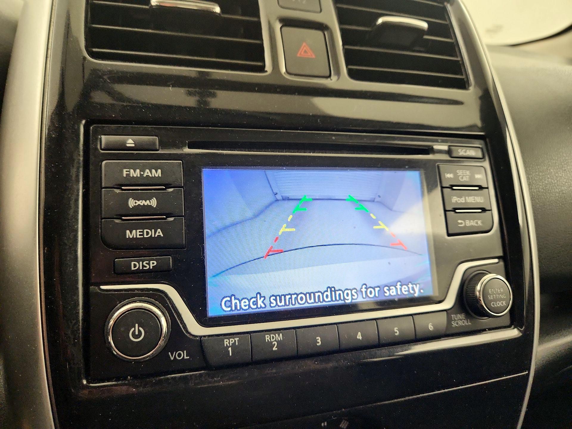 Thumbnail: 2017 Nissan Versa Note - 14