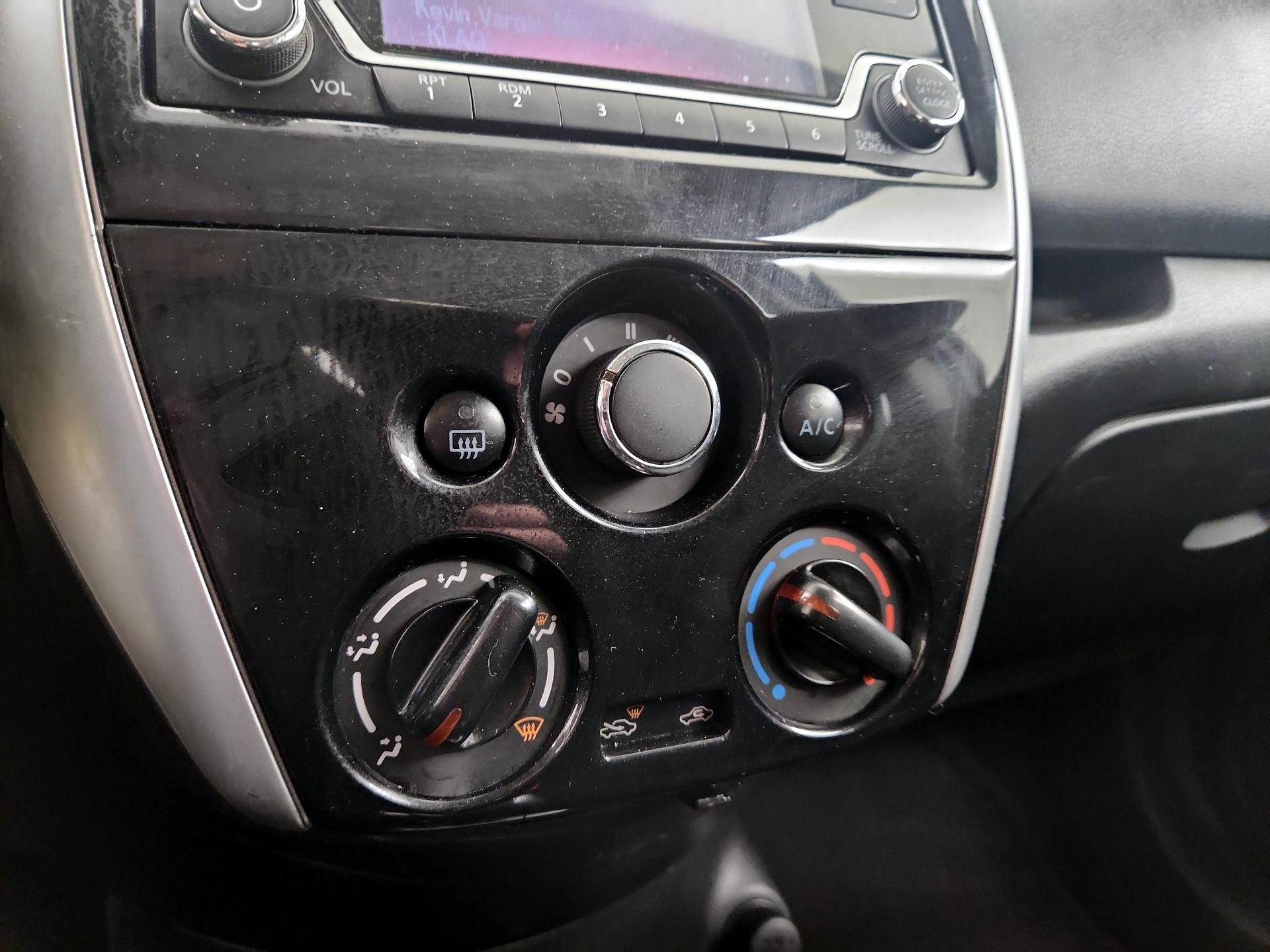 Thumbnail: 2017 Nissan Versa Note - 16