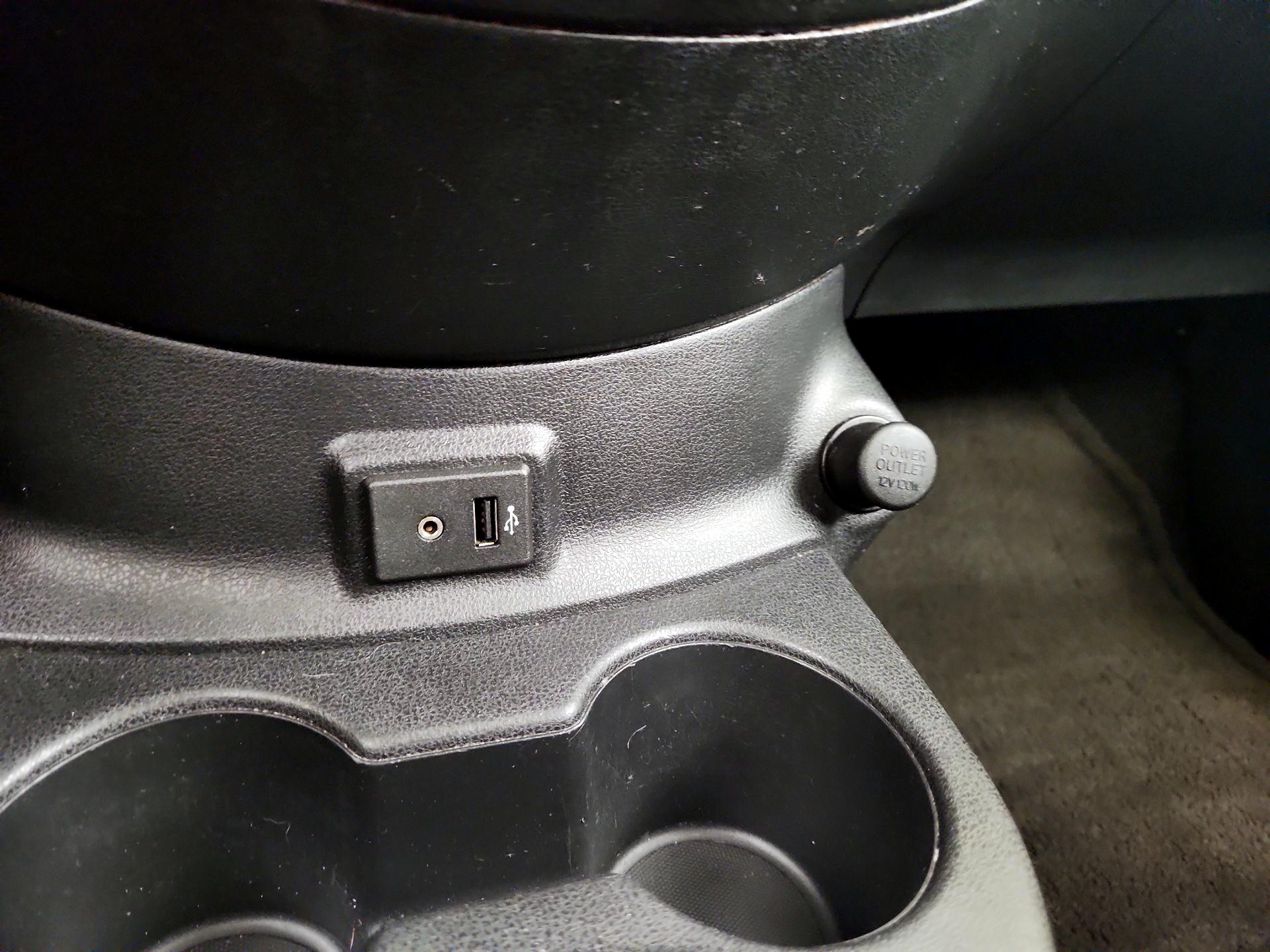 Thumbnail: 2017 Nissan Versa Note - 18