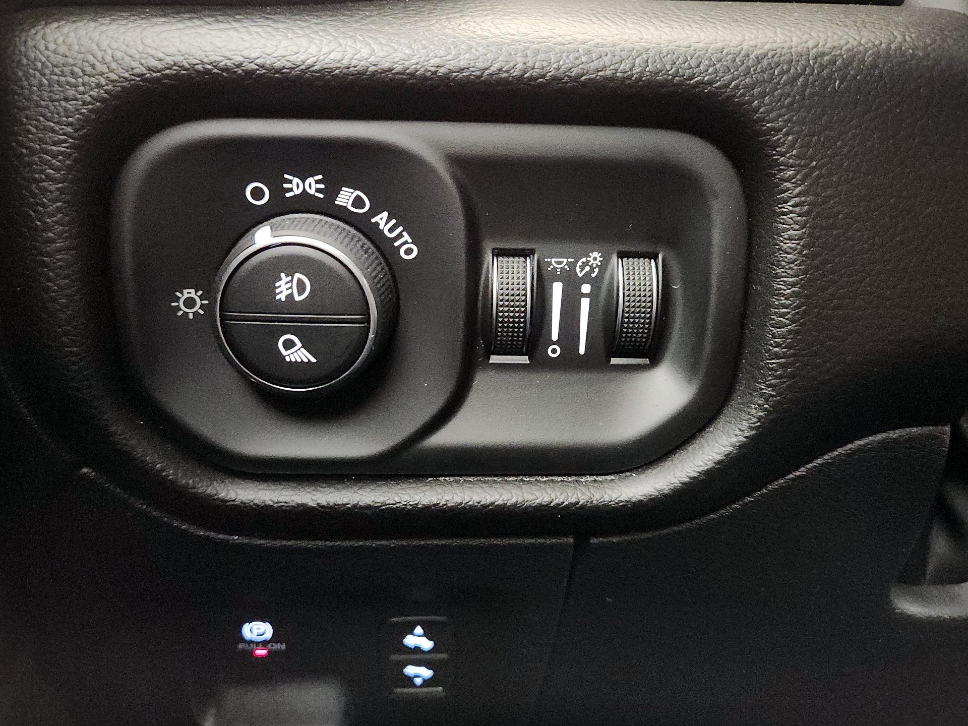 Thumbnail: 2025 RAM 1500 - 13