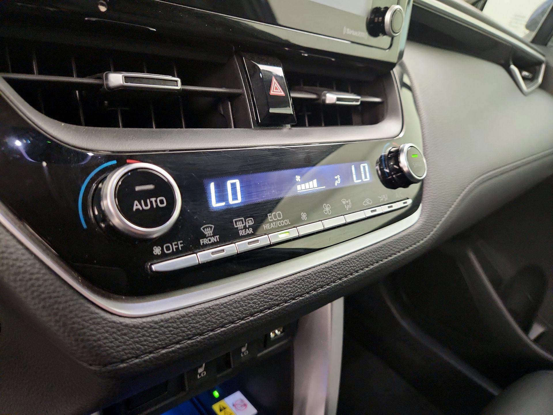 Thumbnail: 2022 Toyota Corolla Cross - 16