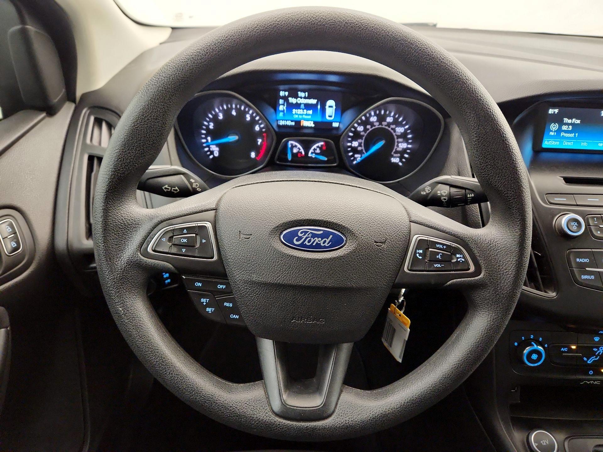 Thumbnail: 2015 Ford Focus - 10