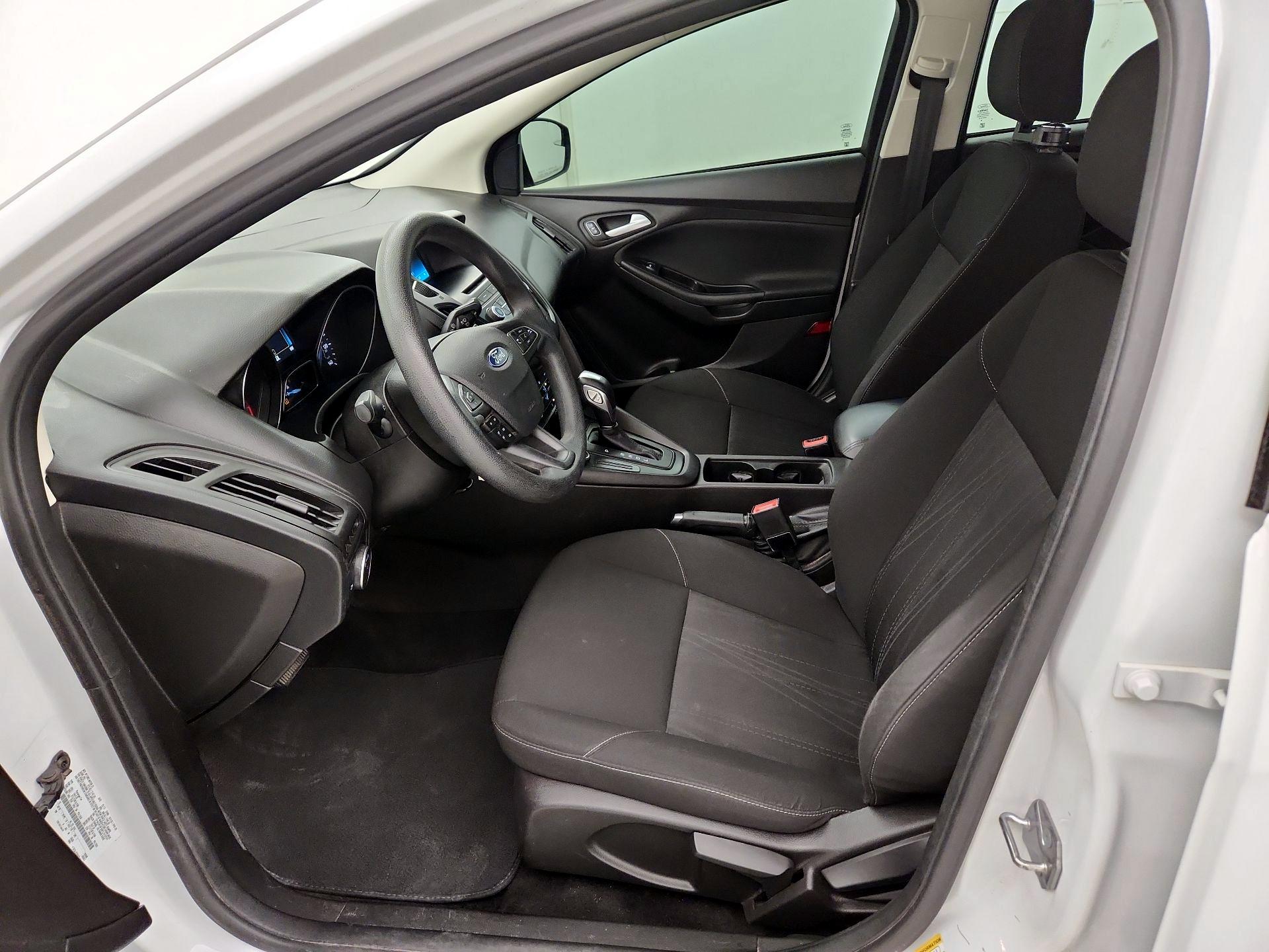 Thumbnail: 2015 Ford Focus - 11