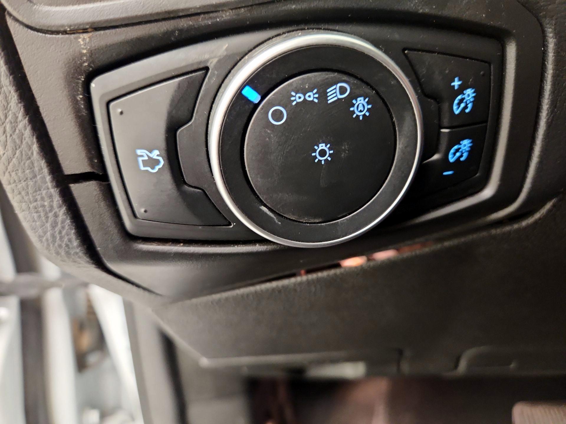 Thumbnail: 2015 Ford Focus - 13