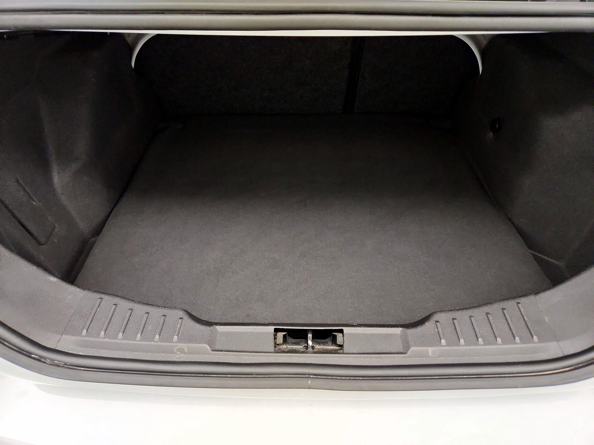 Thumbnail: 2015 Ford Focus - 20