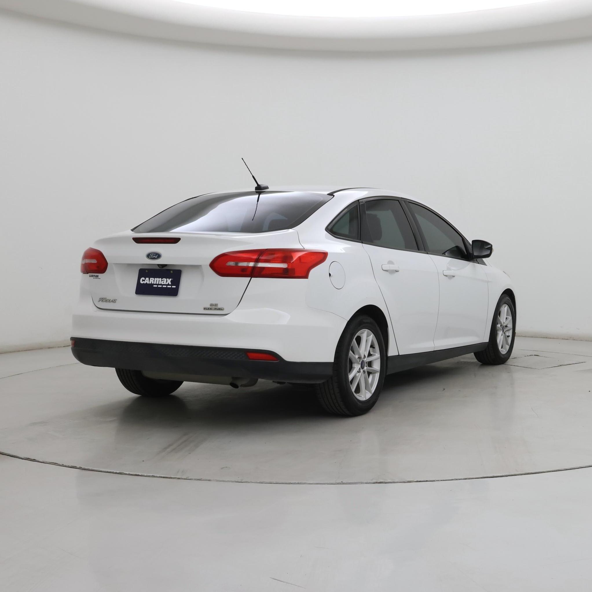 Thumbnail: 2015 Ford Focus - 8