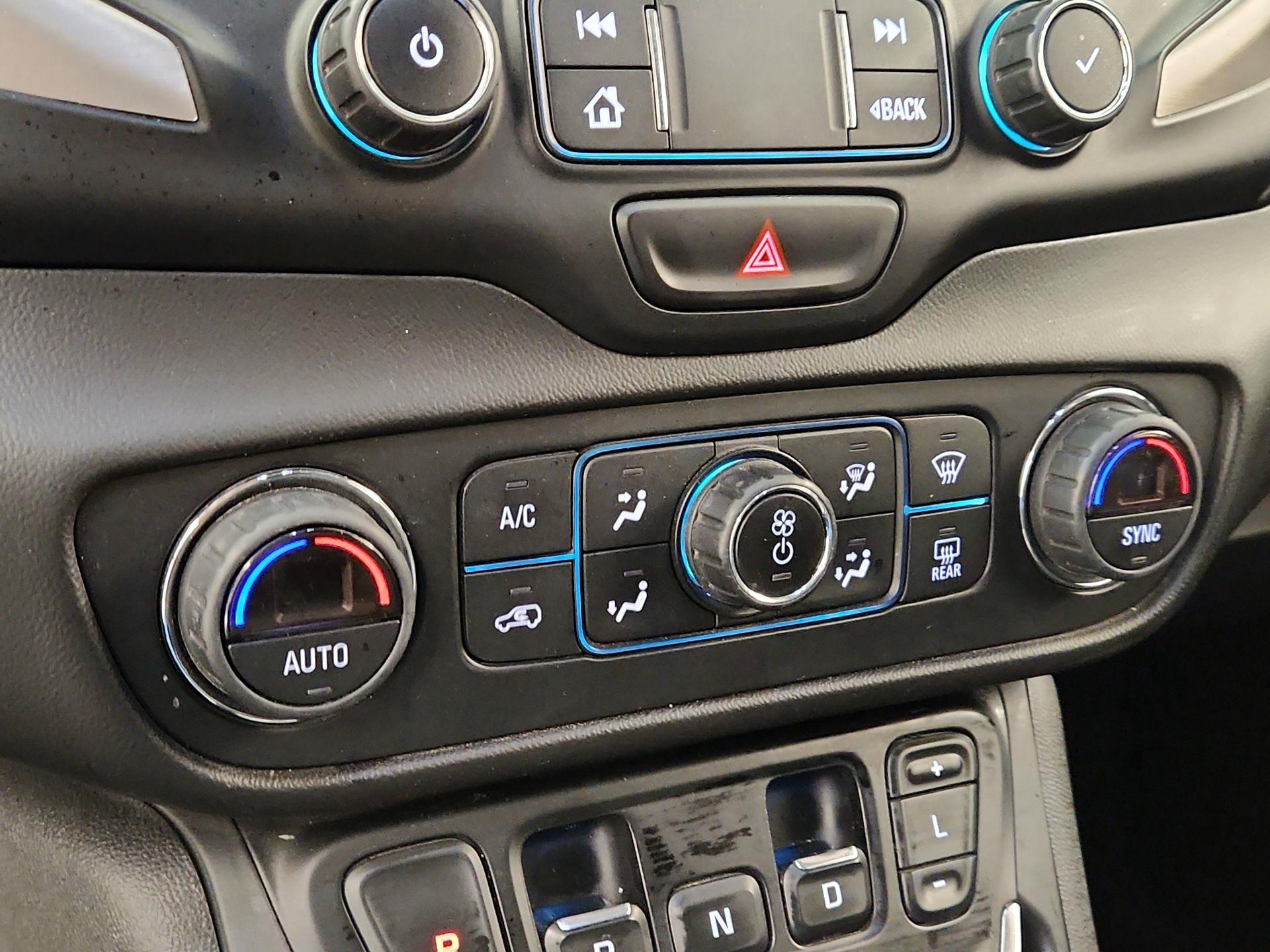 Thumbnail: 2020 GMC Terrain - 16