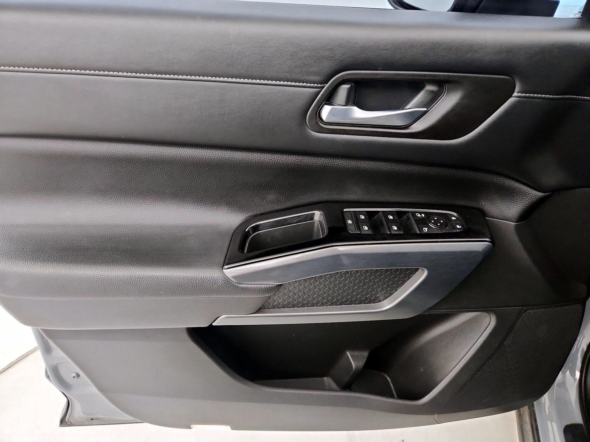 Thumbnail: 2022 Nissan Pathfinder - 12