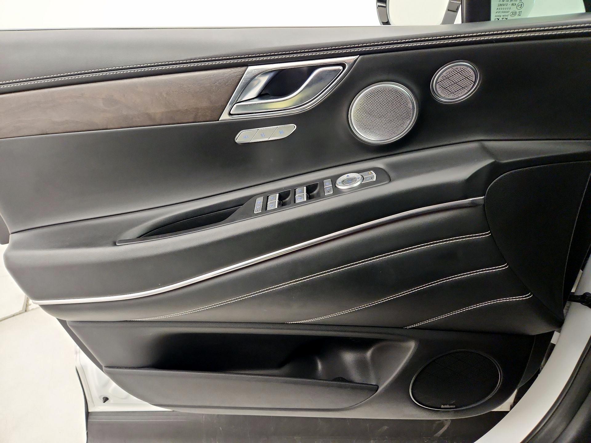 Thumbnail: 2021 Genesis GV80 - 12