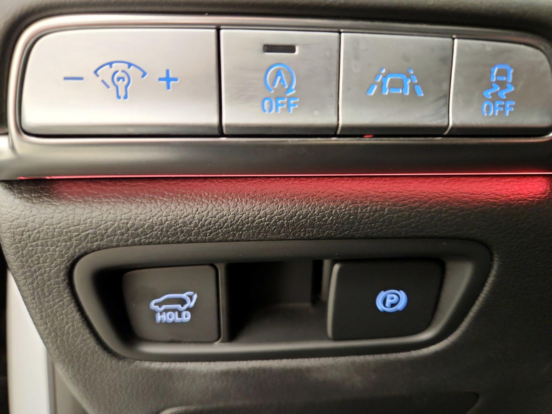 Thumbnail: 2021 Genesis GV80 - 13