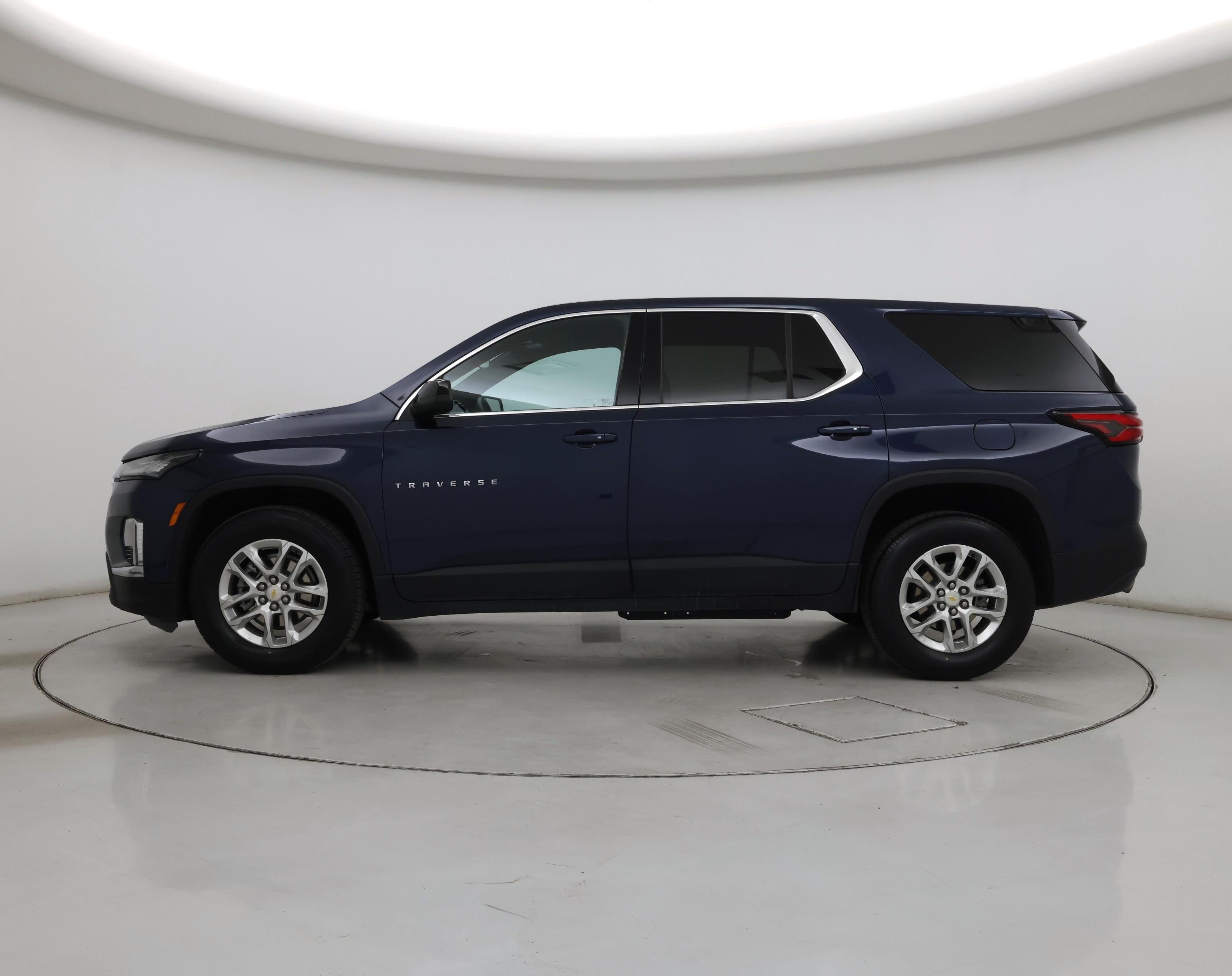 Thumbnail: 2023 Chevrolet Traverse - 3