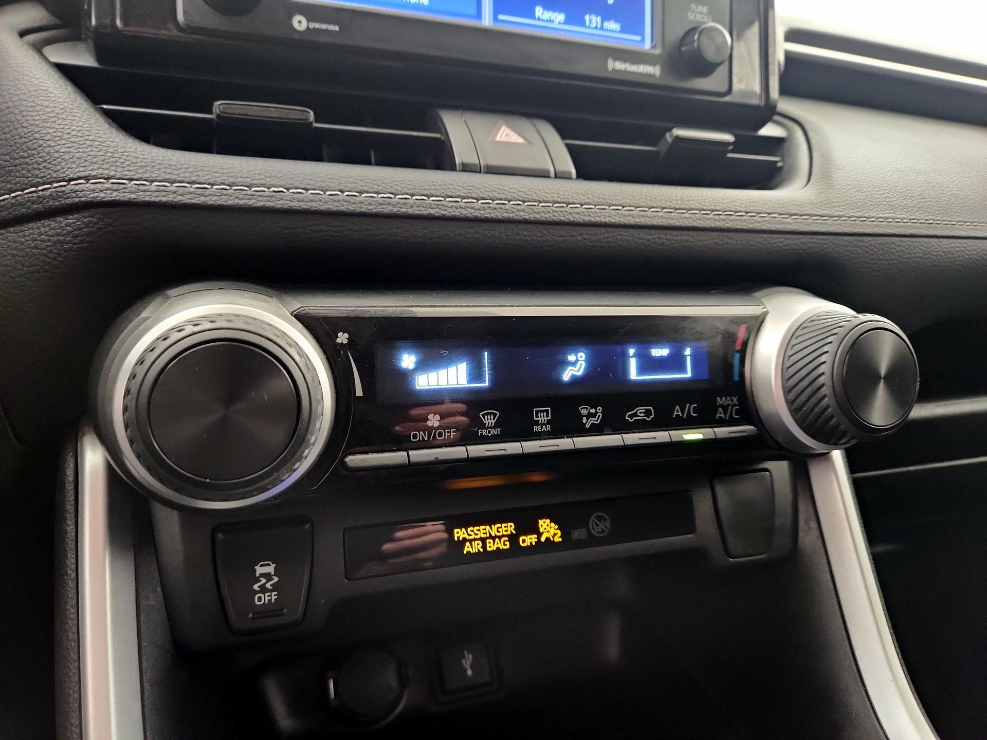 Thumbnail: 2021 Toyota RAV4 - 16