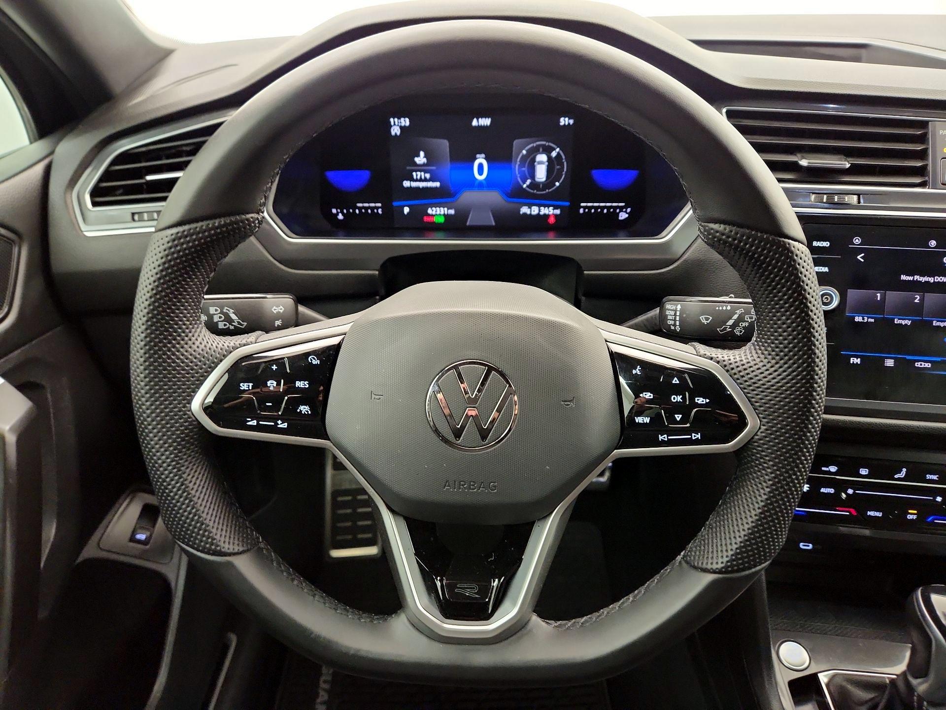 Thumbnail: 2022 Volkswagen Tiguan - 10