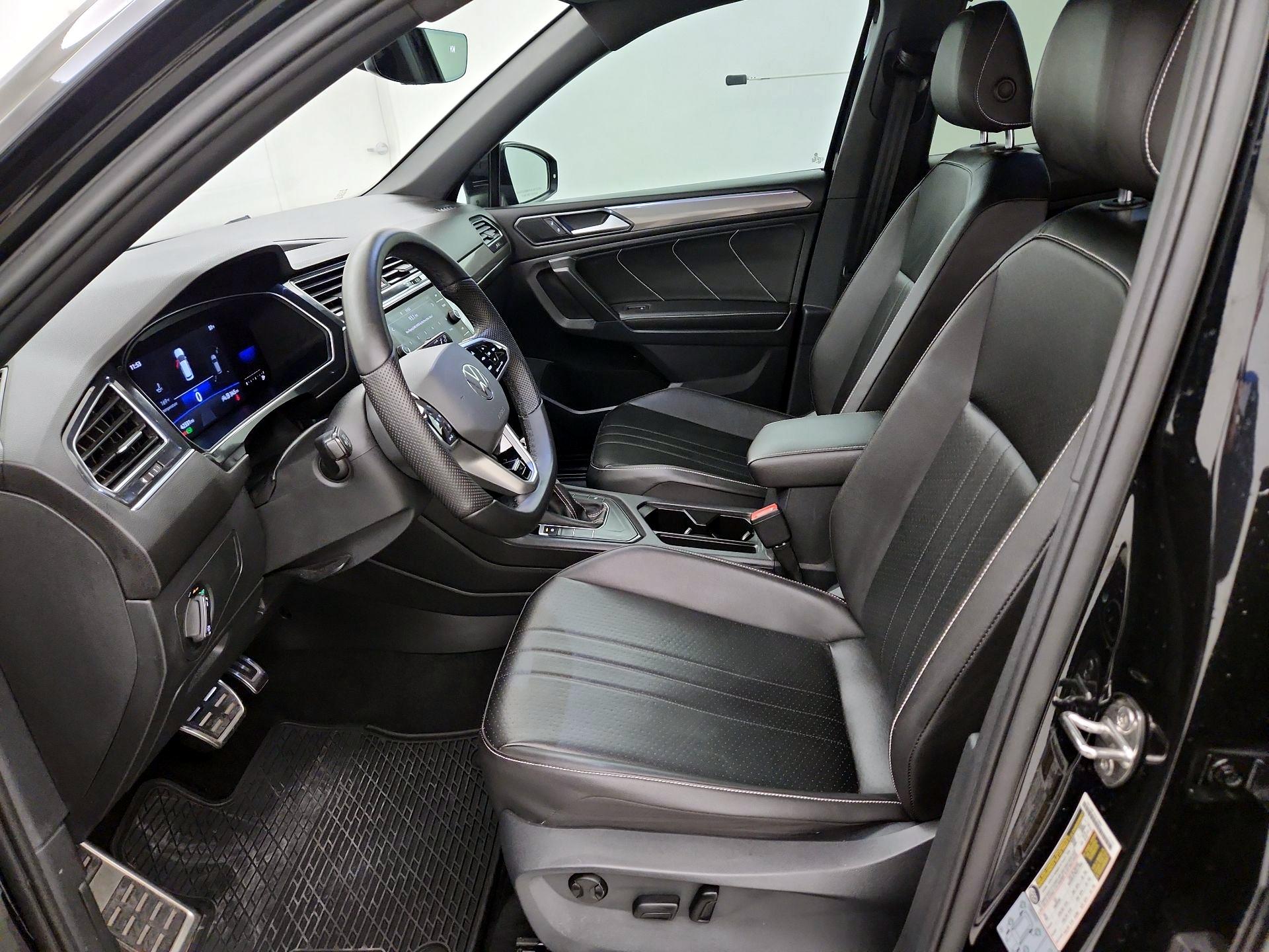 Thumbnail: 2022 Volkswagen Tiguan - 11