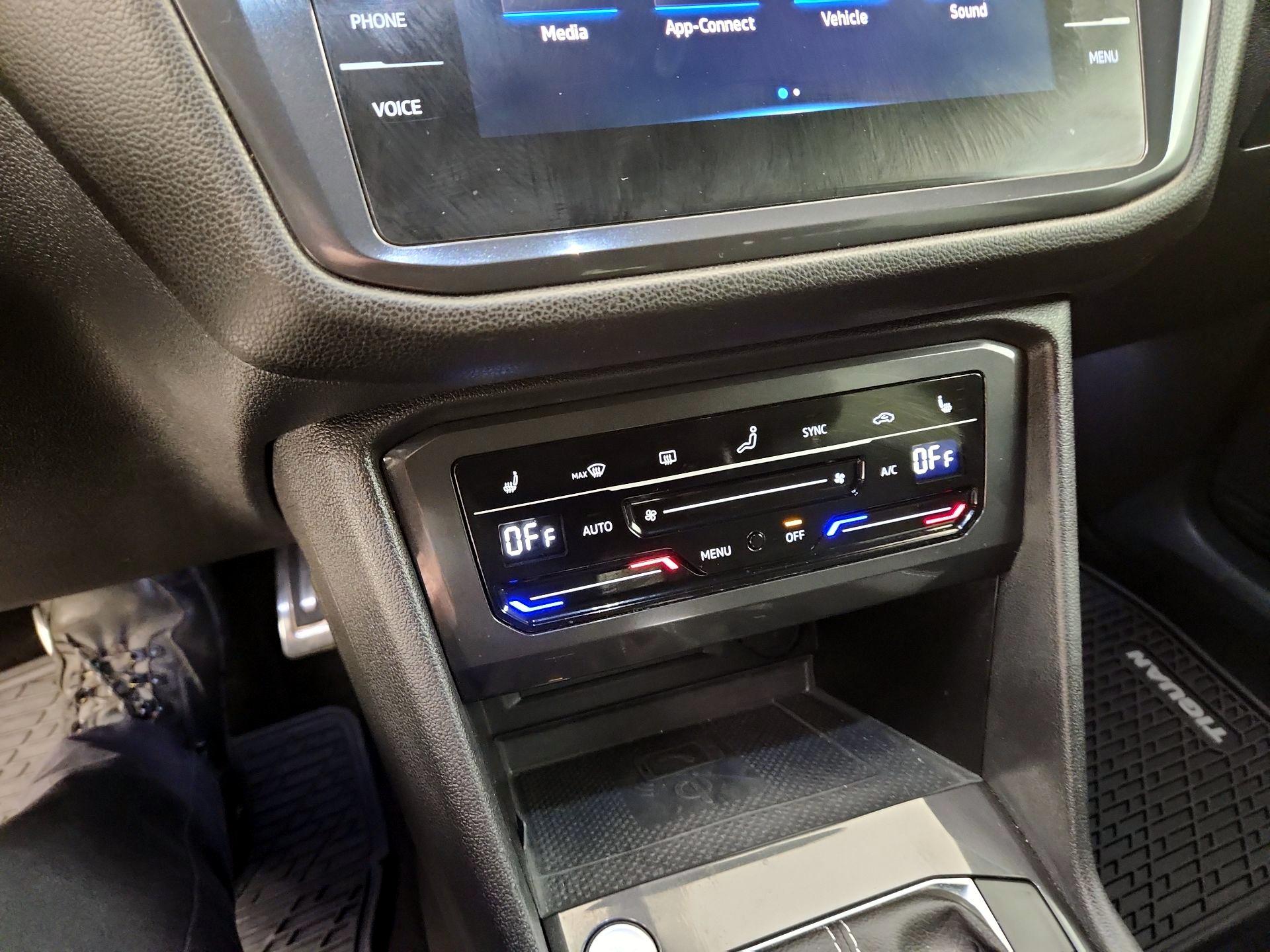 Thumbnail: 2022 Volkswagen Tiguan - 16