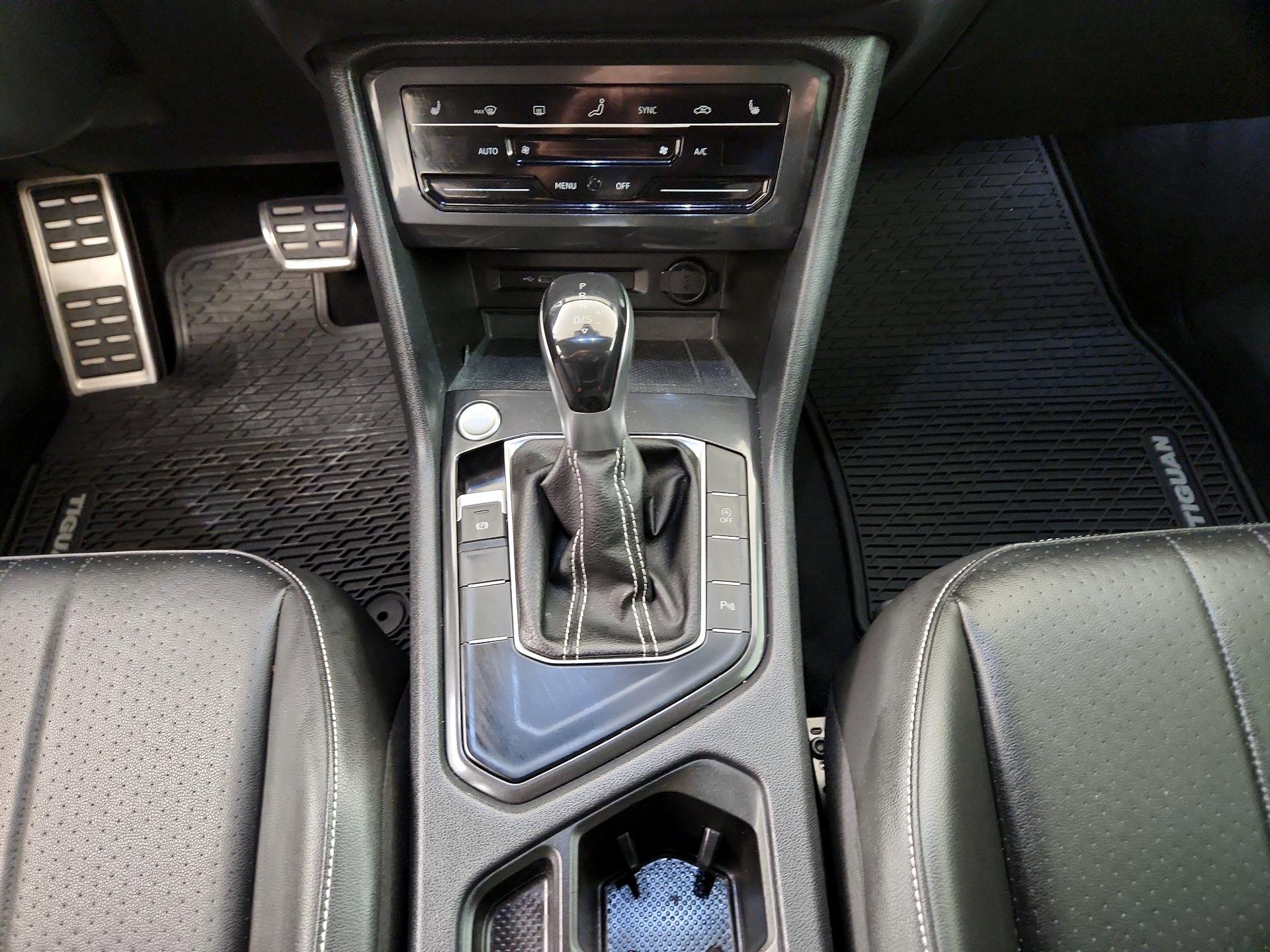 Thumbnail: 2022 Volkswagen Tiguan - 17