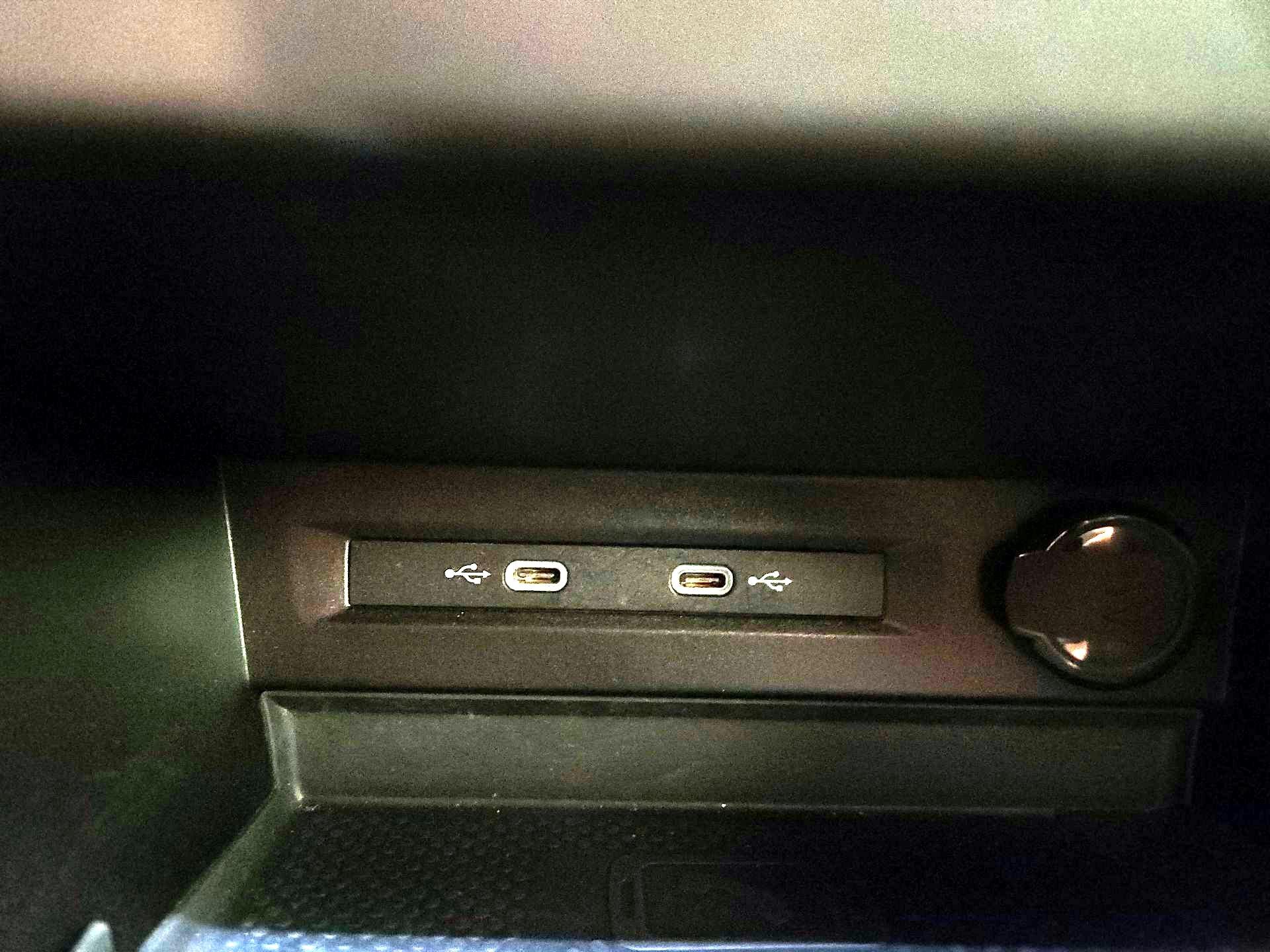 Thumbnail: 2022 Volkswagen Tiguan - 18