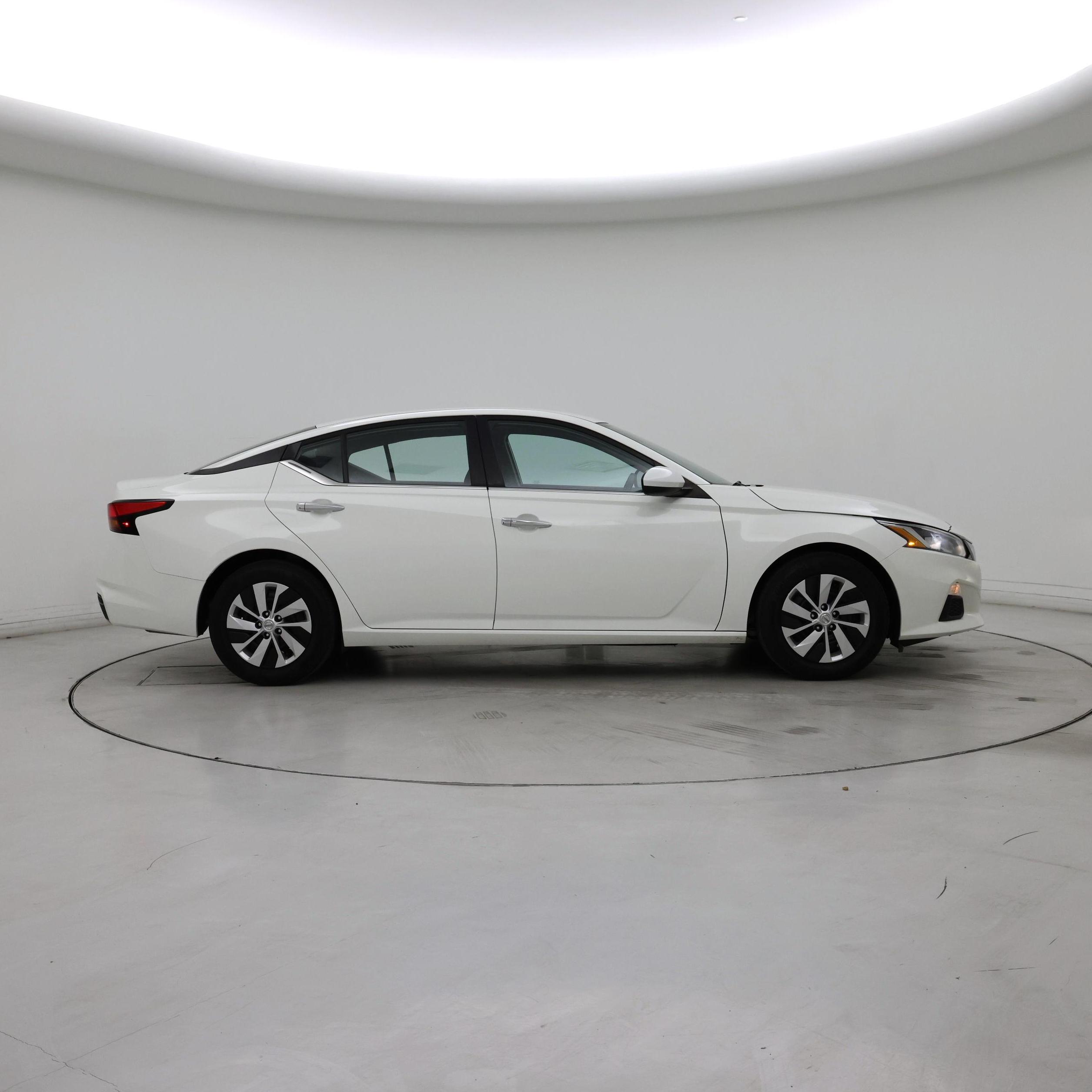 Thumbnail: 2021 Nissan Altima - 7