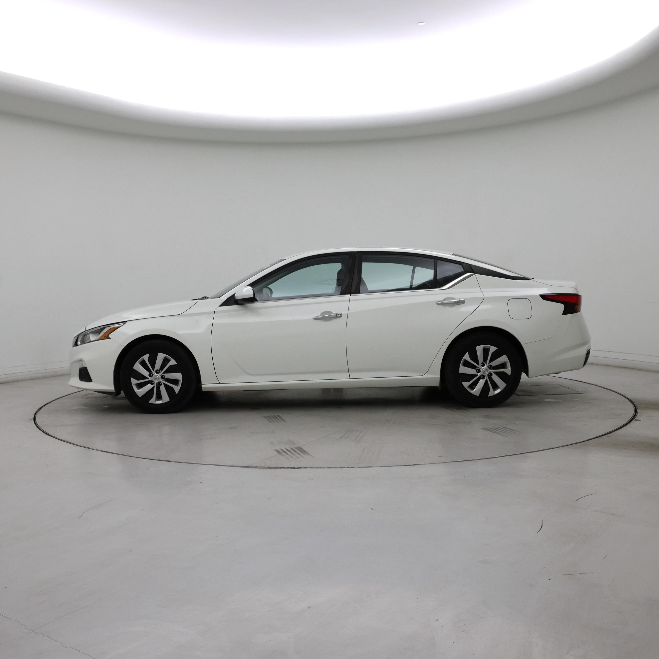 Thumbnail: 2021 Nissan Altima - 3