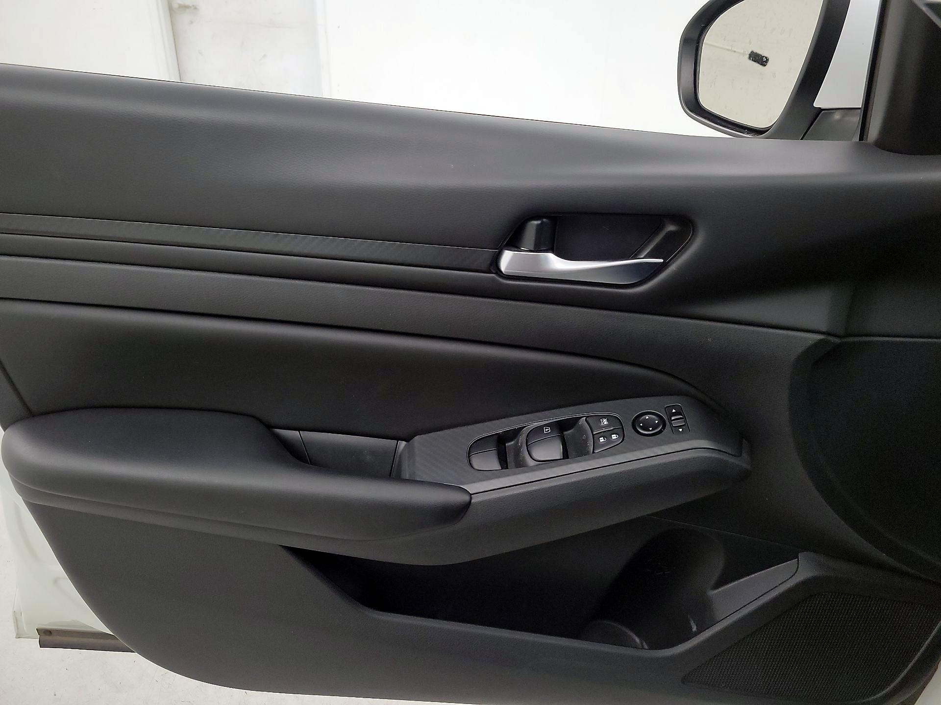 Thumbnail: 2021 Nissan Altima - 12