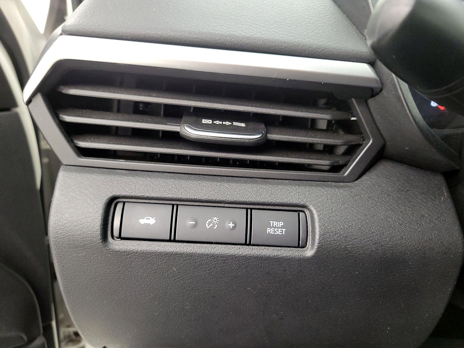 Thumbnail: 2021 Nissan Altima - 13