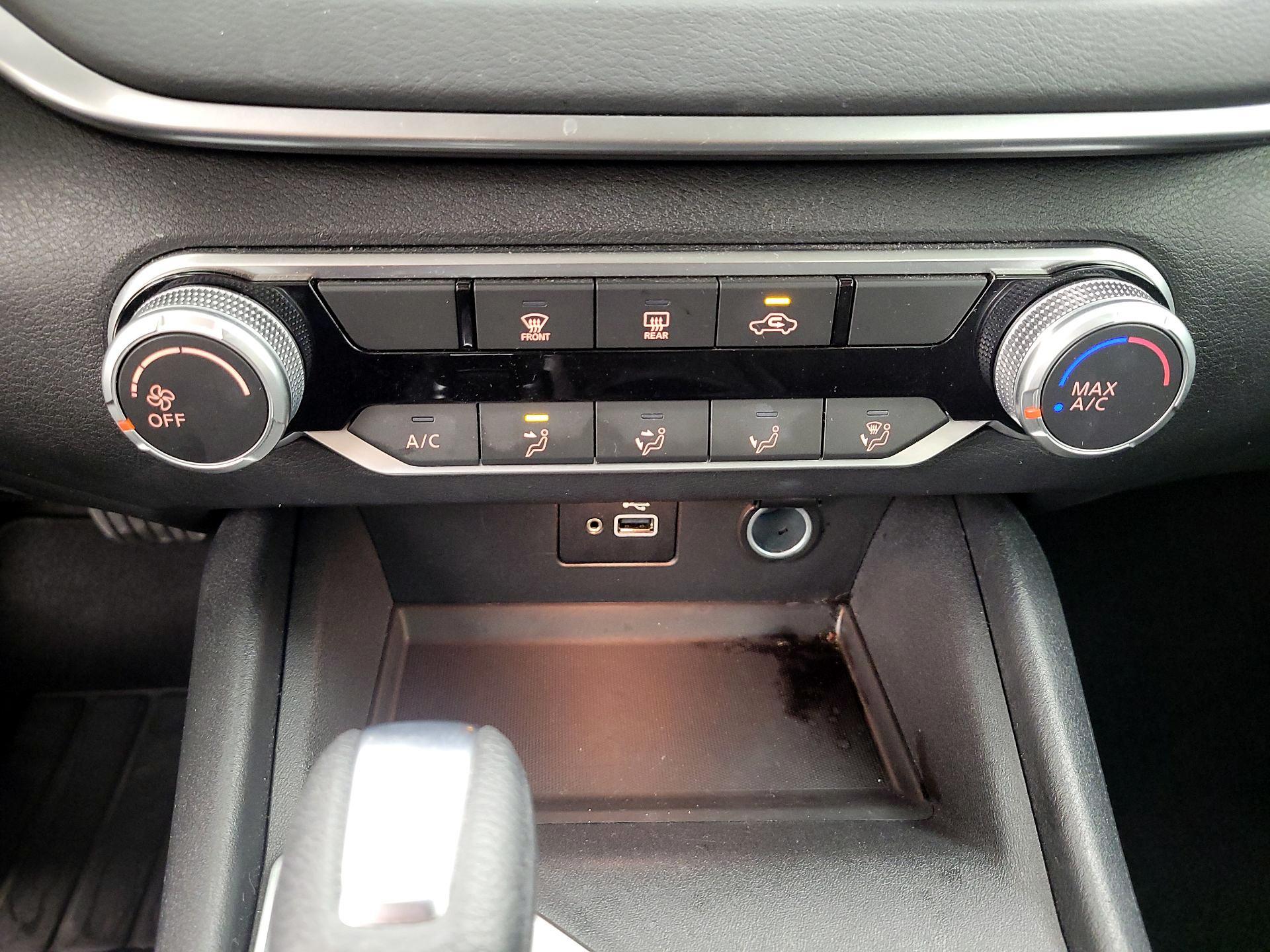 Thumbnail: 2021 Nissan Altima - 16