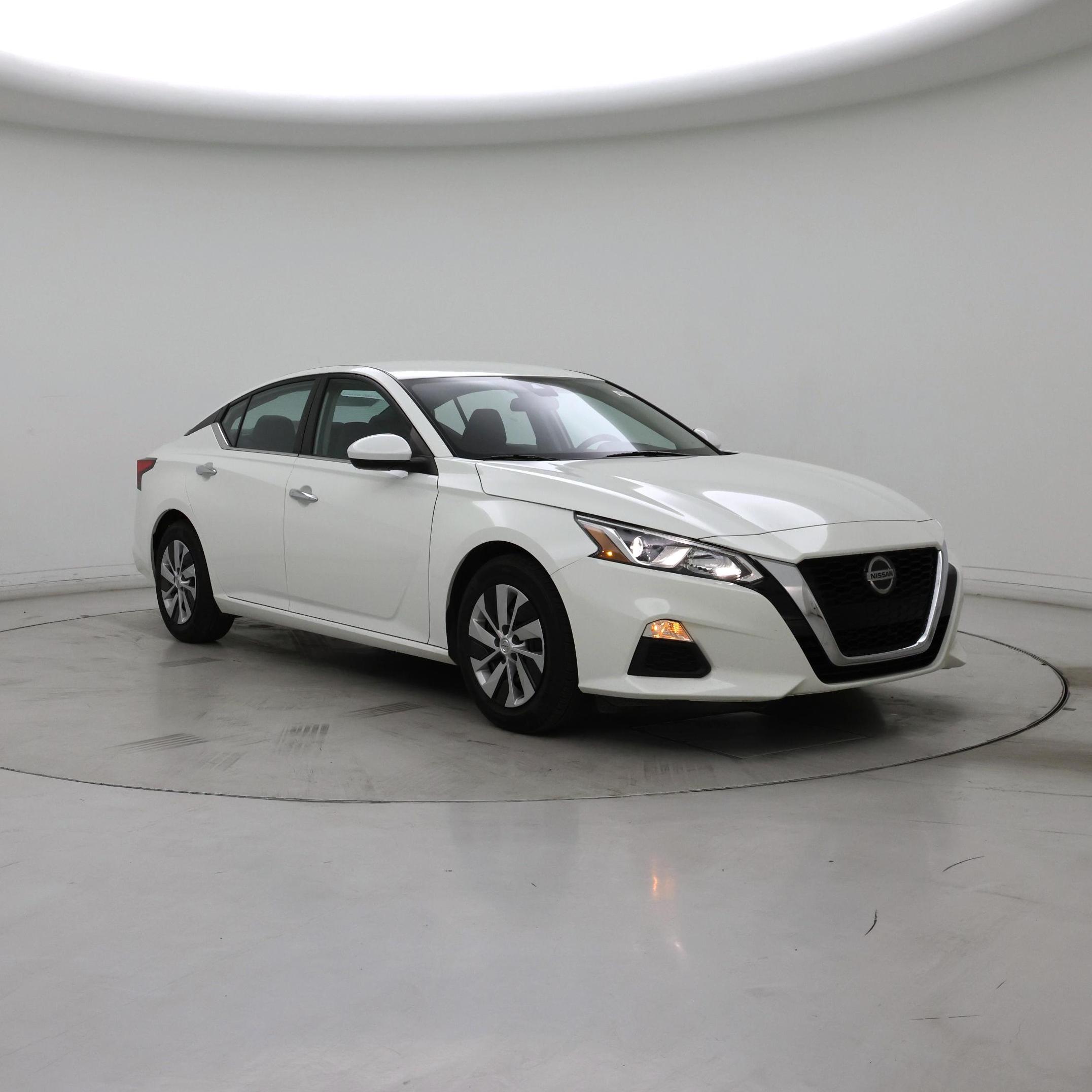 White 2021 Nissan Altima Sedan Front-Wheel Drive Automatic